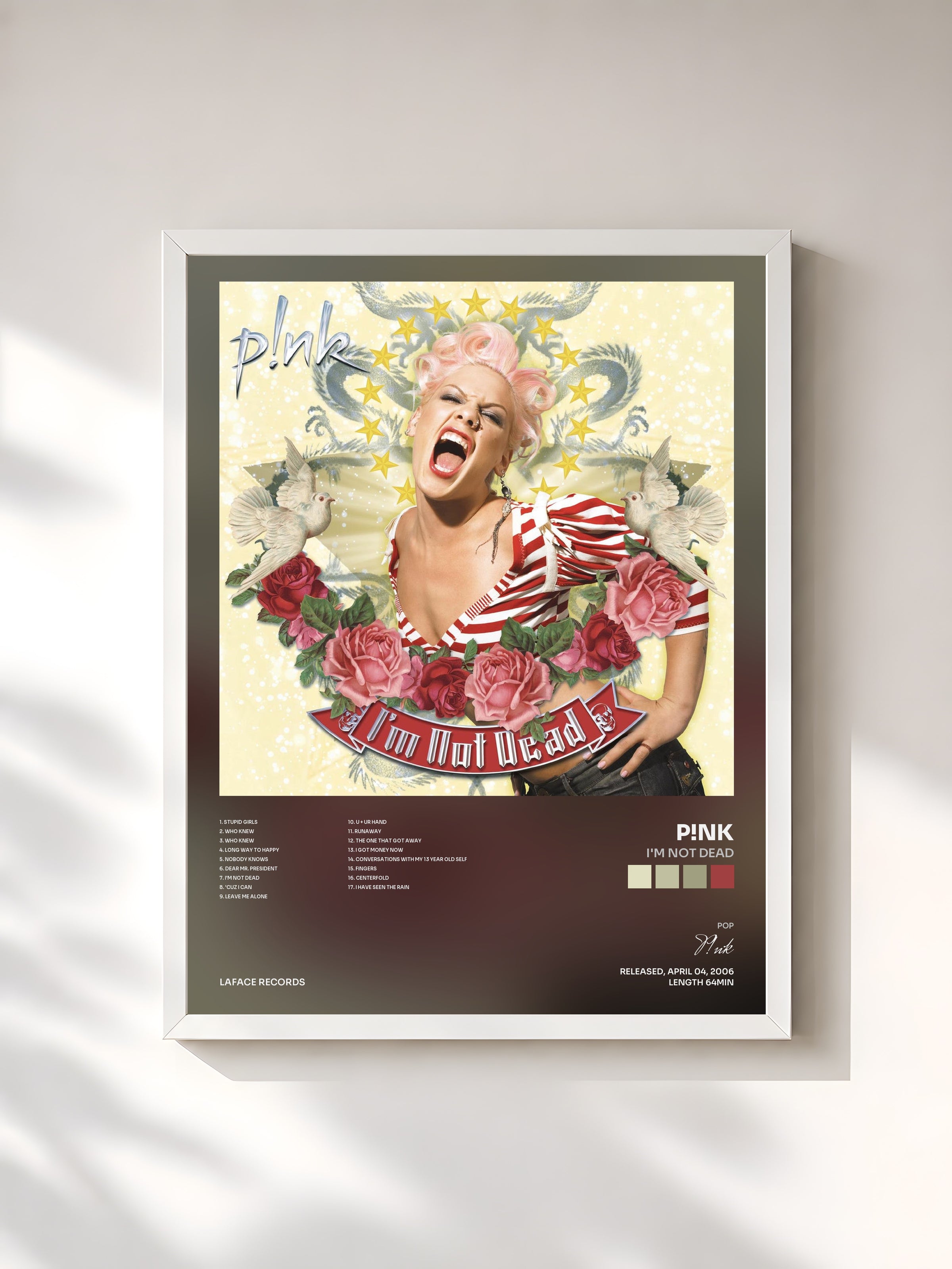 #blanc I'm Not Dead de P!nk en lámina enmarcada, marco blanco, impresa y enmarcada en Francia