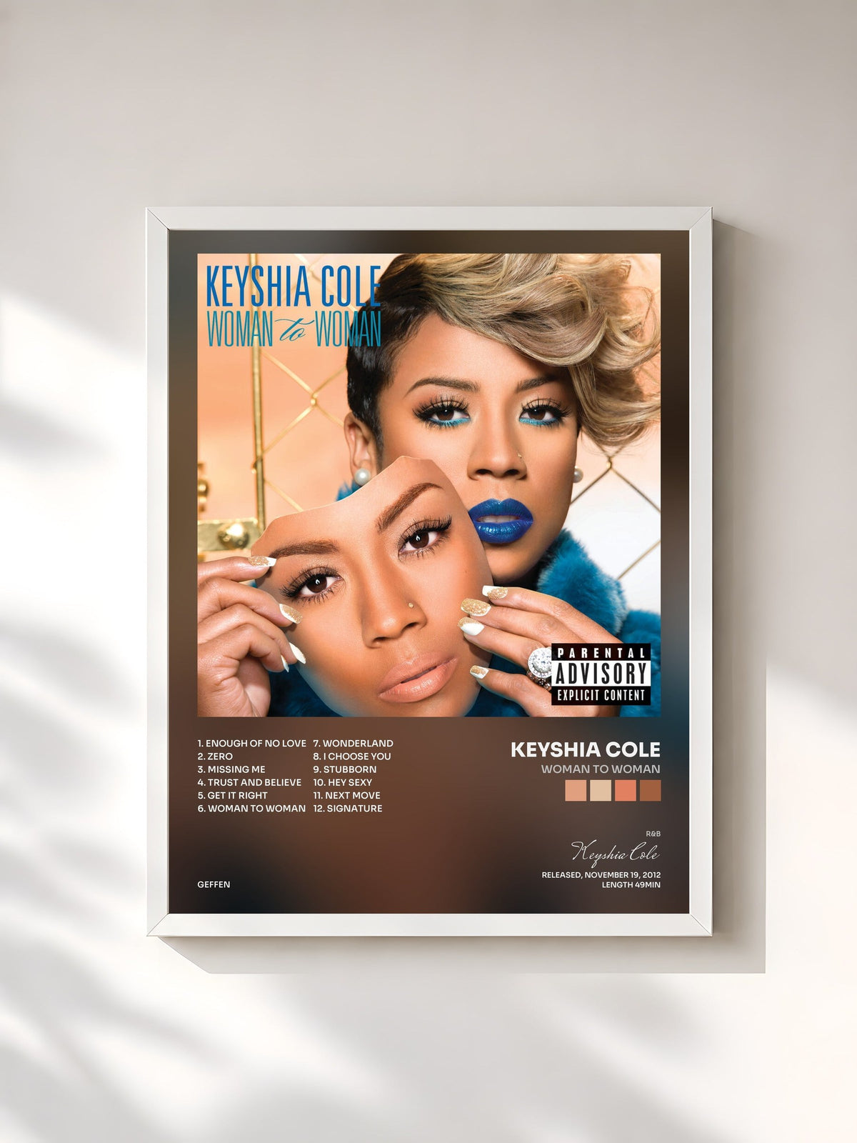 #blanc Woman To Woman di Keyshia Cole in stampa incorniciata, cornice bianca, stampata e incorniciata in Francia