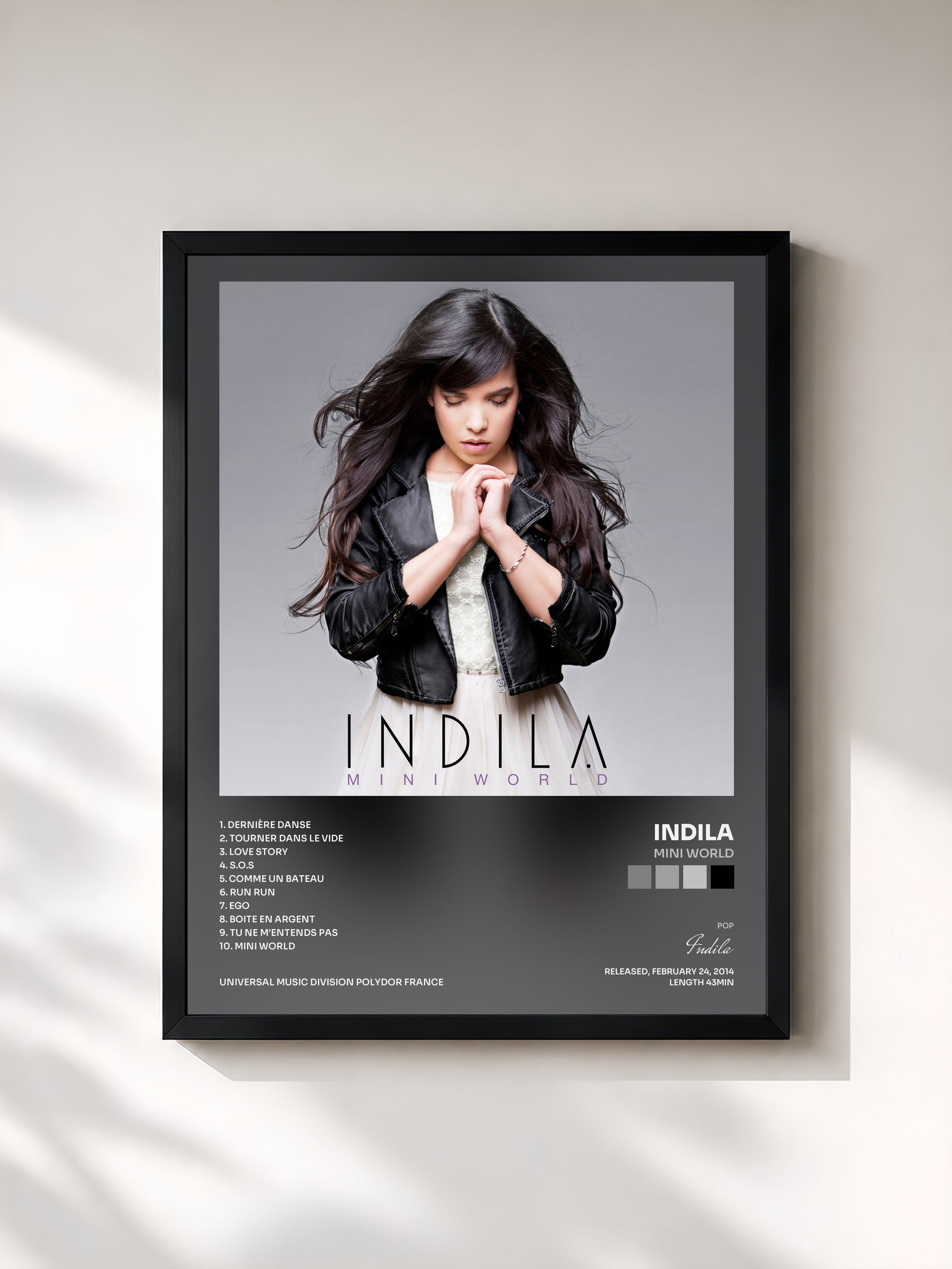 #noir Mini World di Indila in stampa incorniciata, cornice nera, stampata e incorniciata in Francia