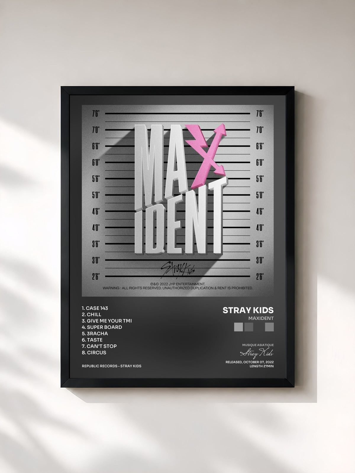 #noir Tableau de l'album MAXIDENT de Stray Kids, cadre noir, imprimé et encadré en France