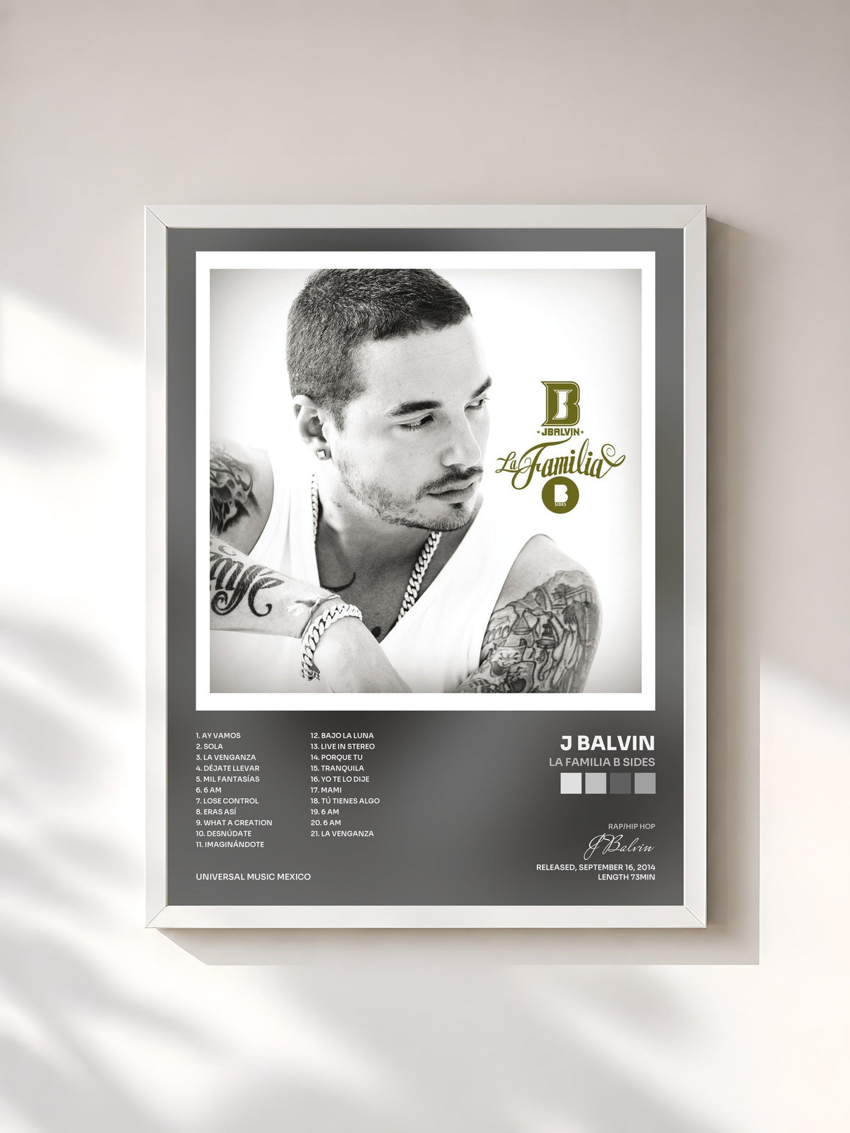 #blanc Tableau de l'album La Familia B Sides de J Balvin, cadre blanc, imprimé et encadré en France