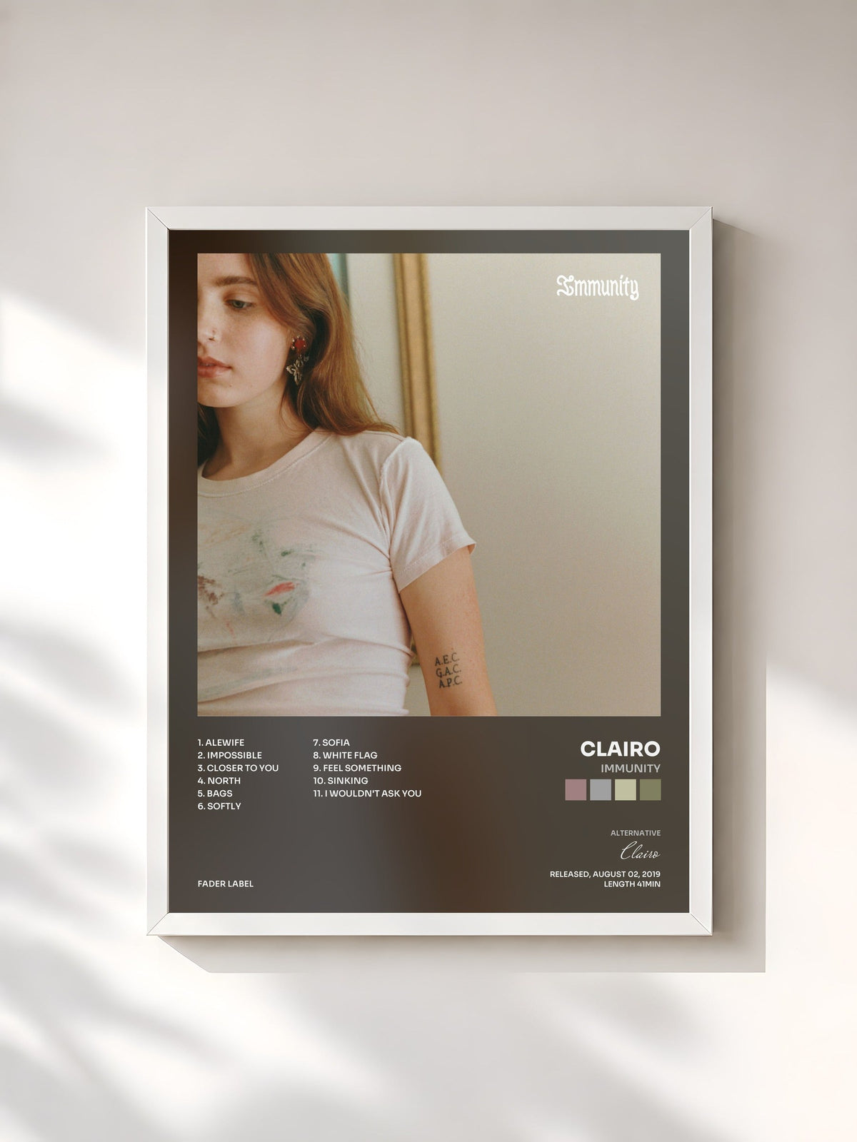 #blanc Tableau de l'album Immunity de Clairo, cadre blanc, imprimé et encadré en France