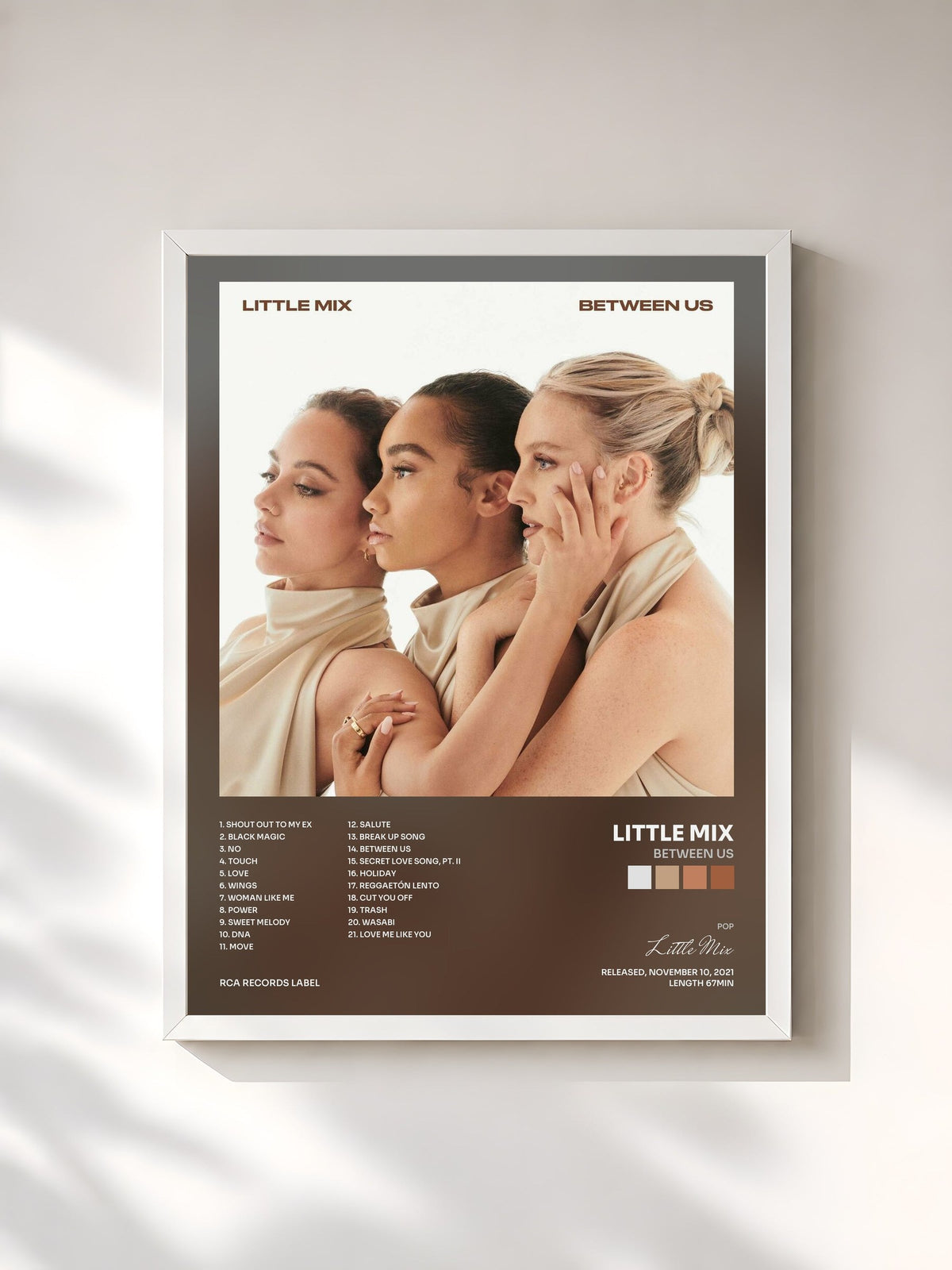 #blanc Tableau de l'album Between Us de Little Mix, cadre blanc, imprimé et encadré en France