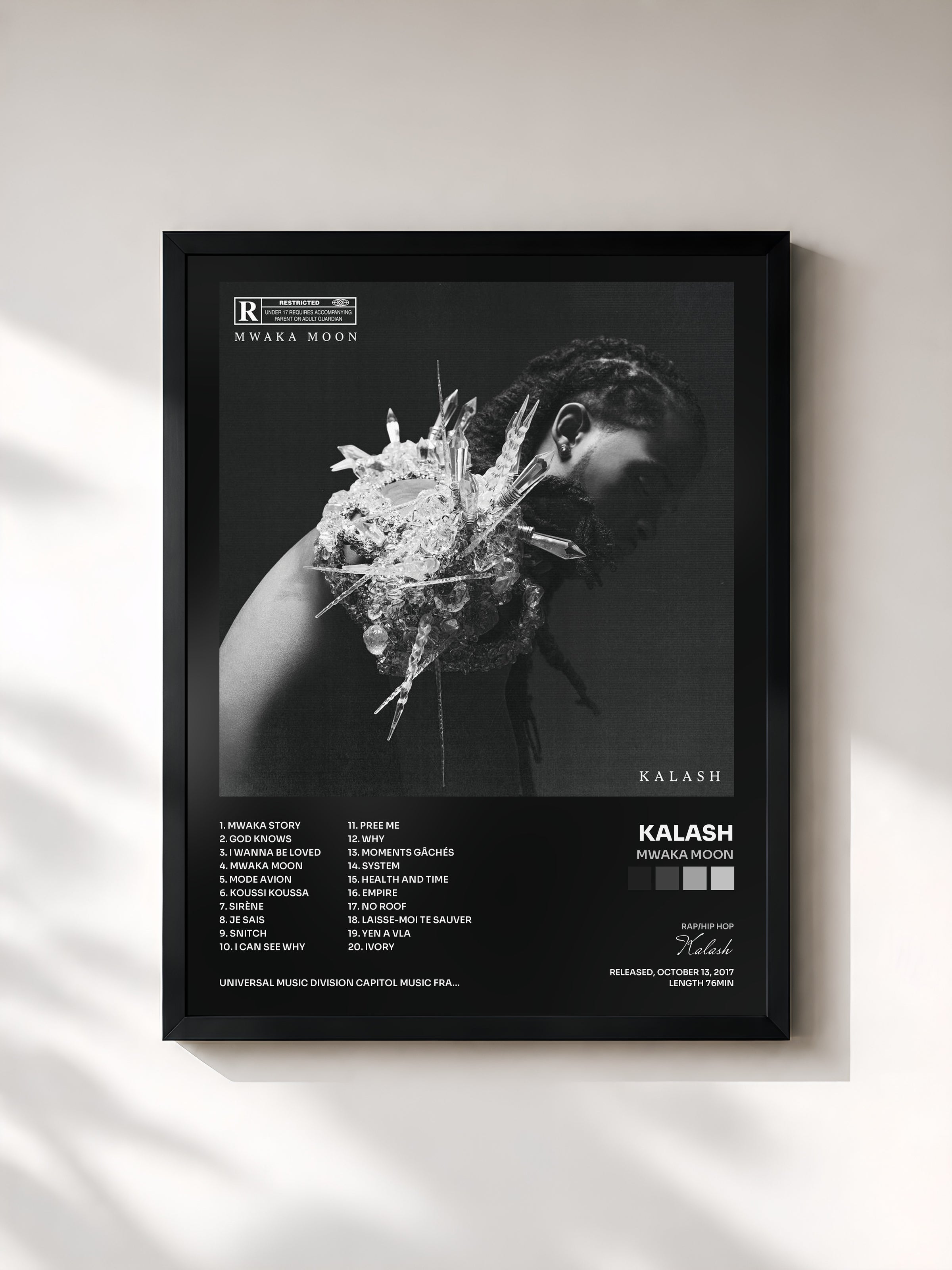 #noir Tableau de l'album Mwaka Moon de Kalash, cadre noir, imprimé et encadré en France