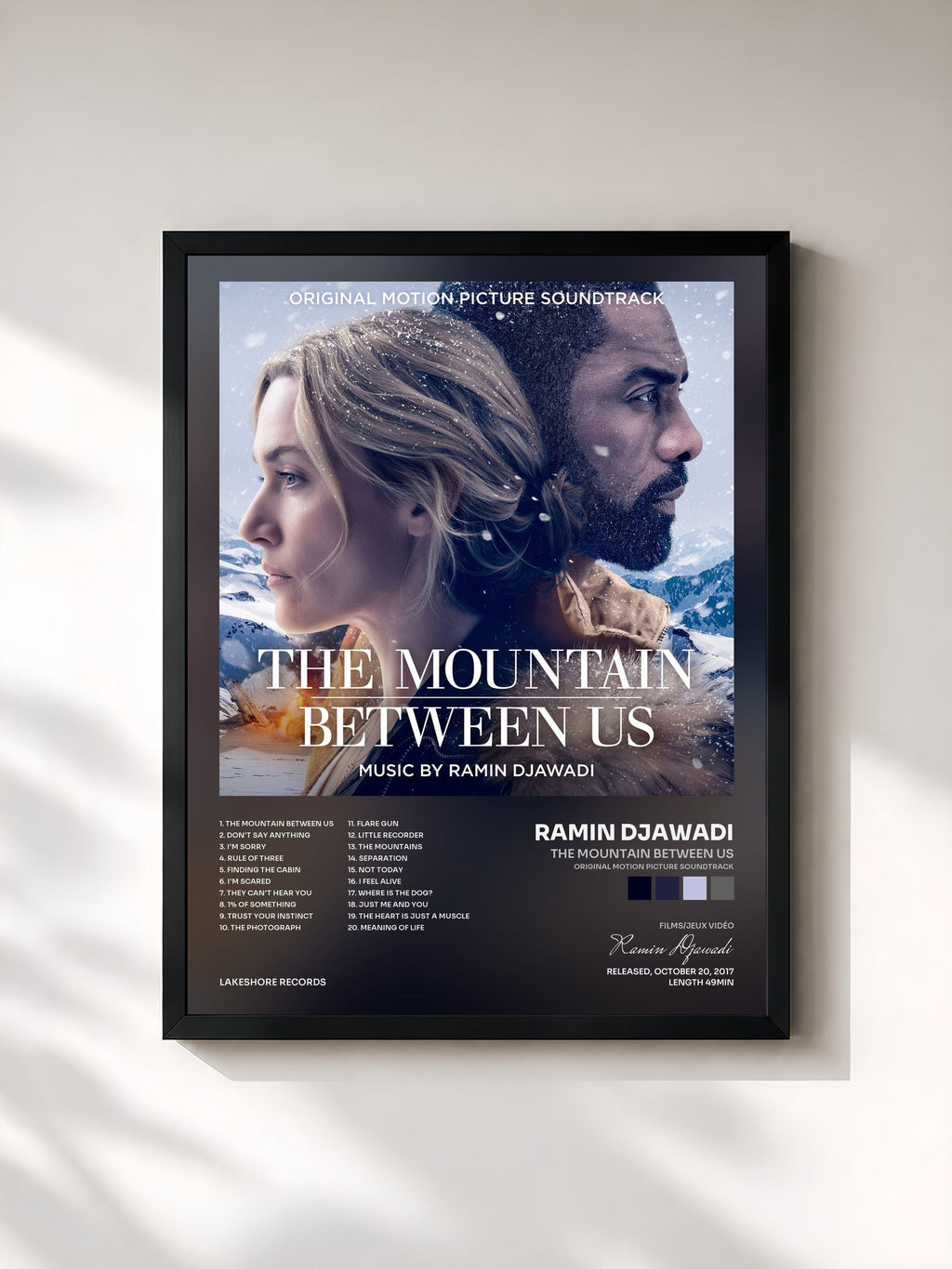 #noir Tableau de l'album The Mountain Between Us (Original Motion Picture Soundtrack) de Ramin Djawadi, cadre noir, imprimé et encadré en France