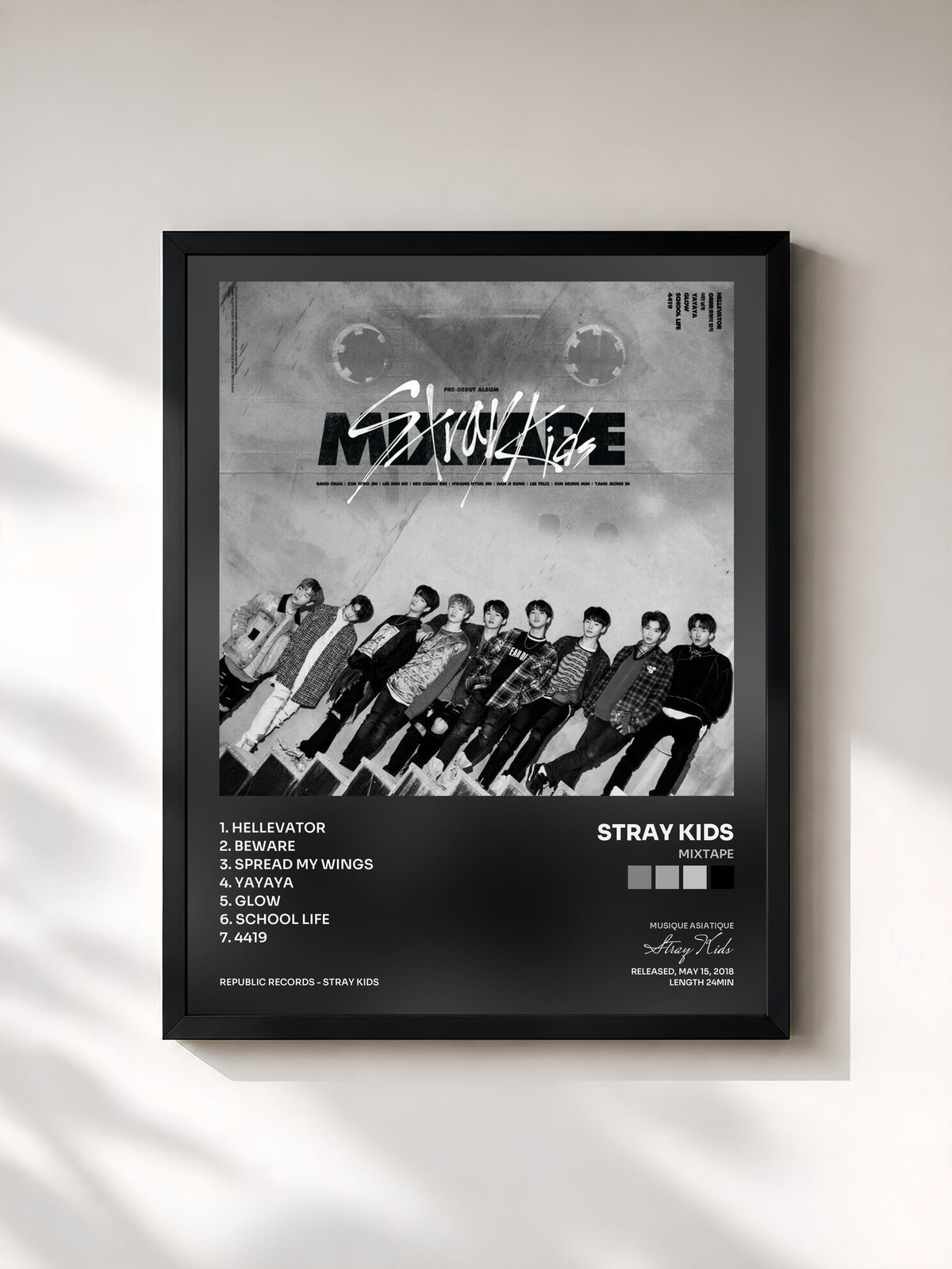 #noir Tableau de l'album Mixtape de Stray Kids, cadre noir, imprimé et encadré en France