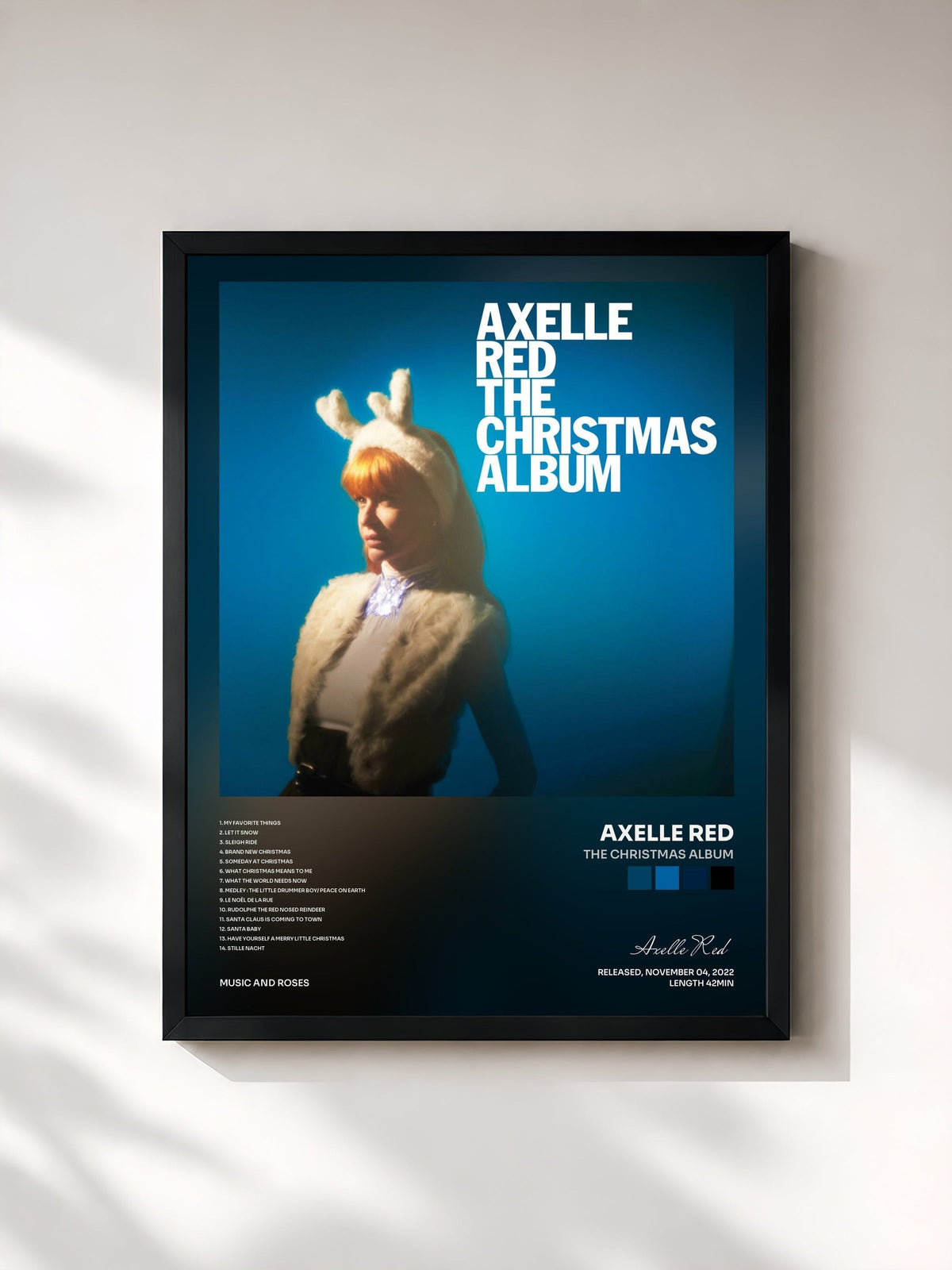 #noir Tableau de l'album The Christmas Album de Axelle Red, cadre noir, imprimé et encadré en France