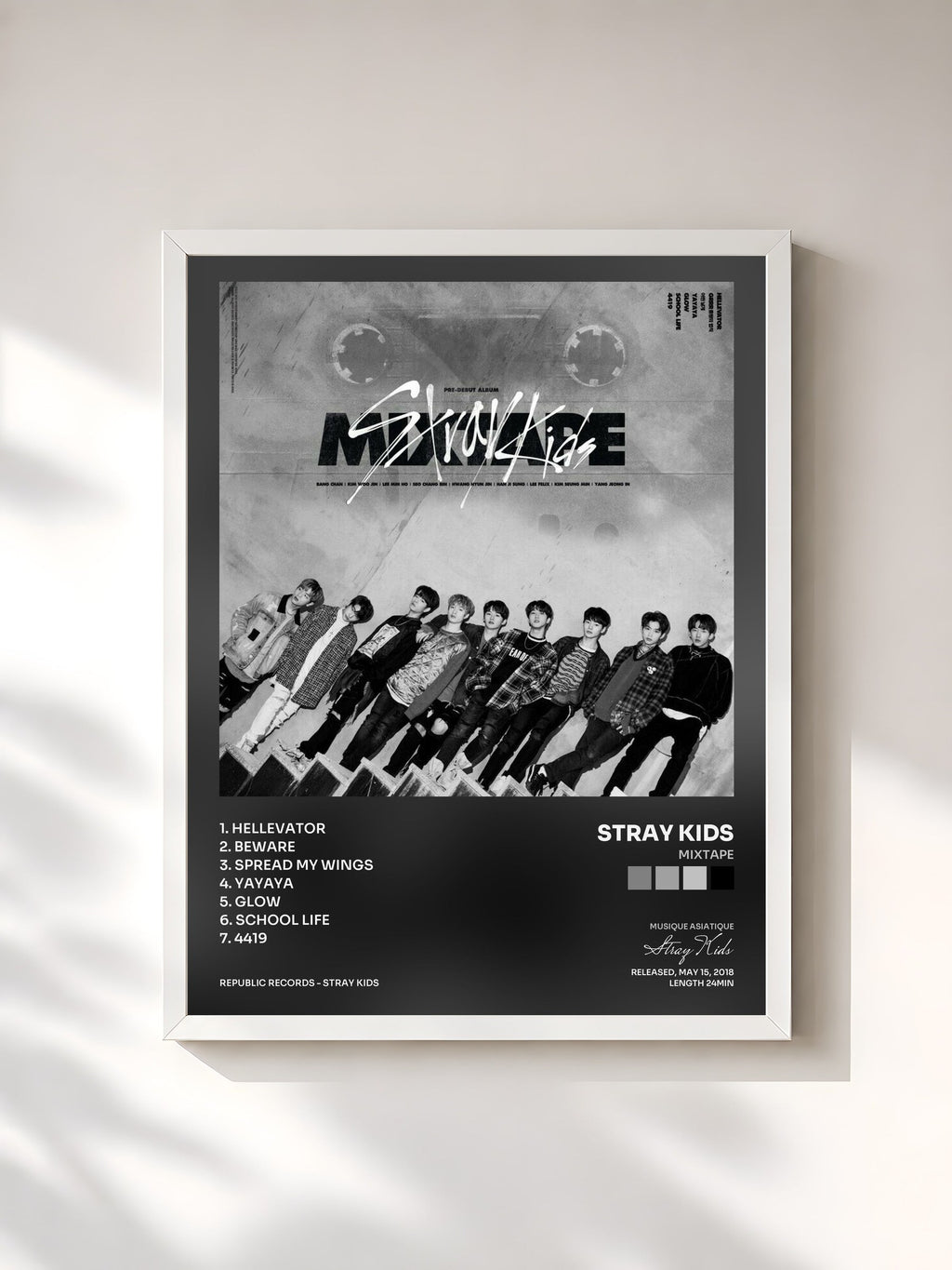 #blanc Tableau de l'album Mixtape de Stray Kids, cadre blanc, imprimé et encadré en France