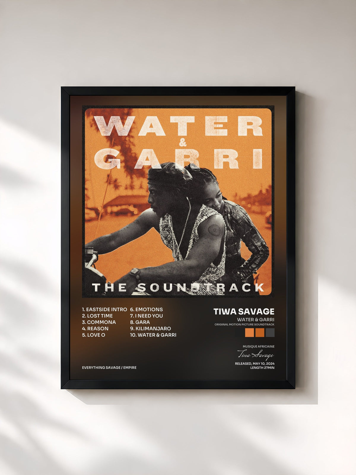 #noir Water & Garri (Original Motion Picture Soundtrack) von Tiwa Savage als gerahmter Kunstdruck, schwarzer Rahmen, gedruckt und gerahmt in Frankreich