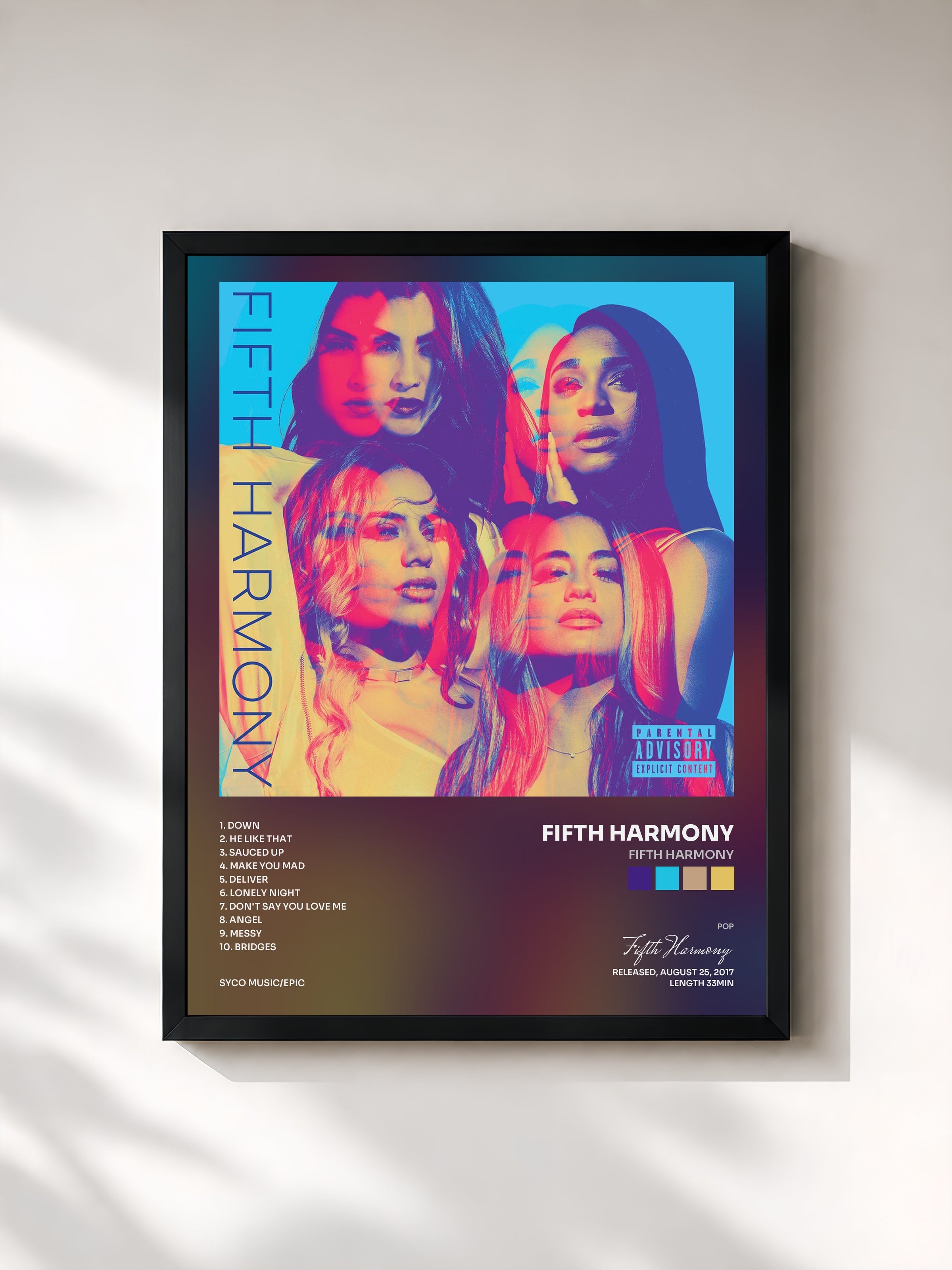 #noir Fifth Harmony de Fifth Harmony en lámina enmarcada, marco negro, impresa y enmarcada en Francia