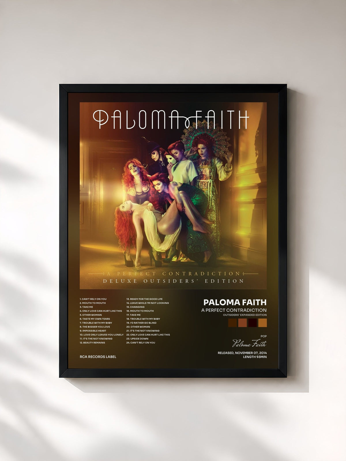 #noir Tableau de l'album A Perfect Contradiction (Outsiders' Expanded Edition) de Paloma Faith, cadre noir, imprimé et encadré en France