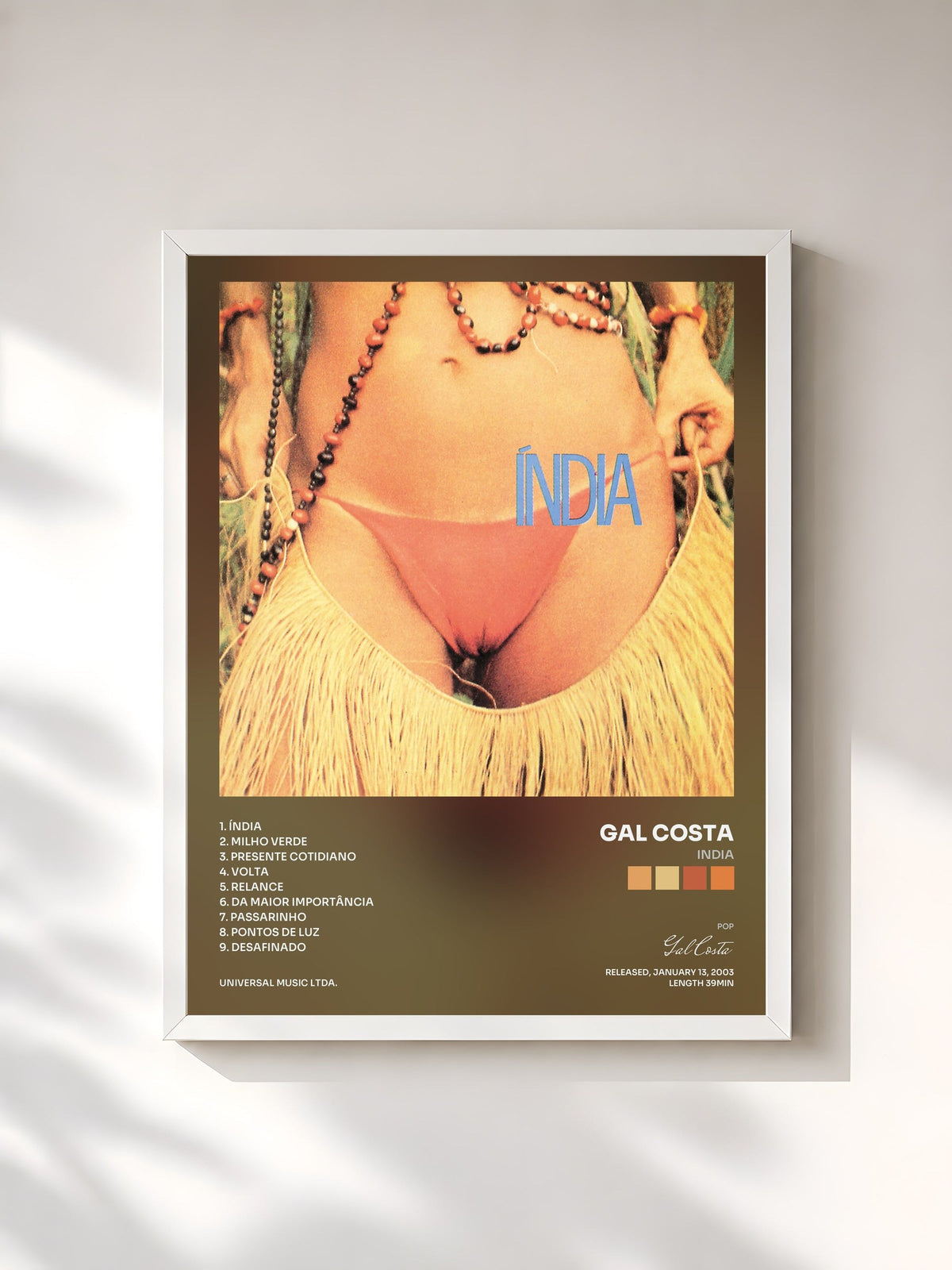 #blanc Tableau de l'album India de Gal Costa, cadre blanc, imprimé et encadré en France