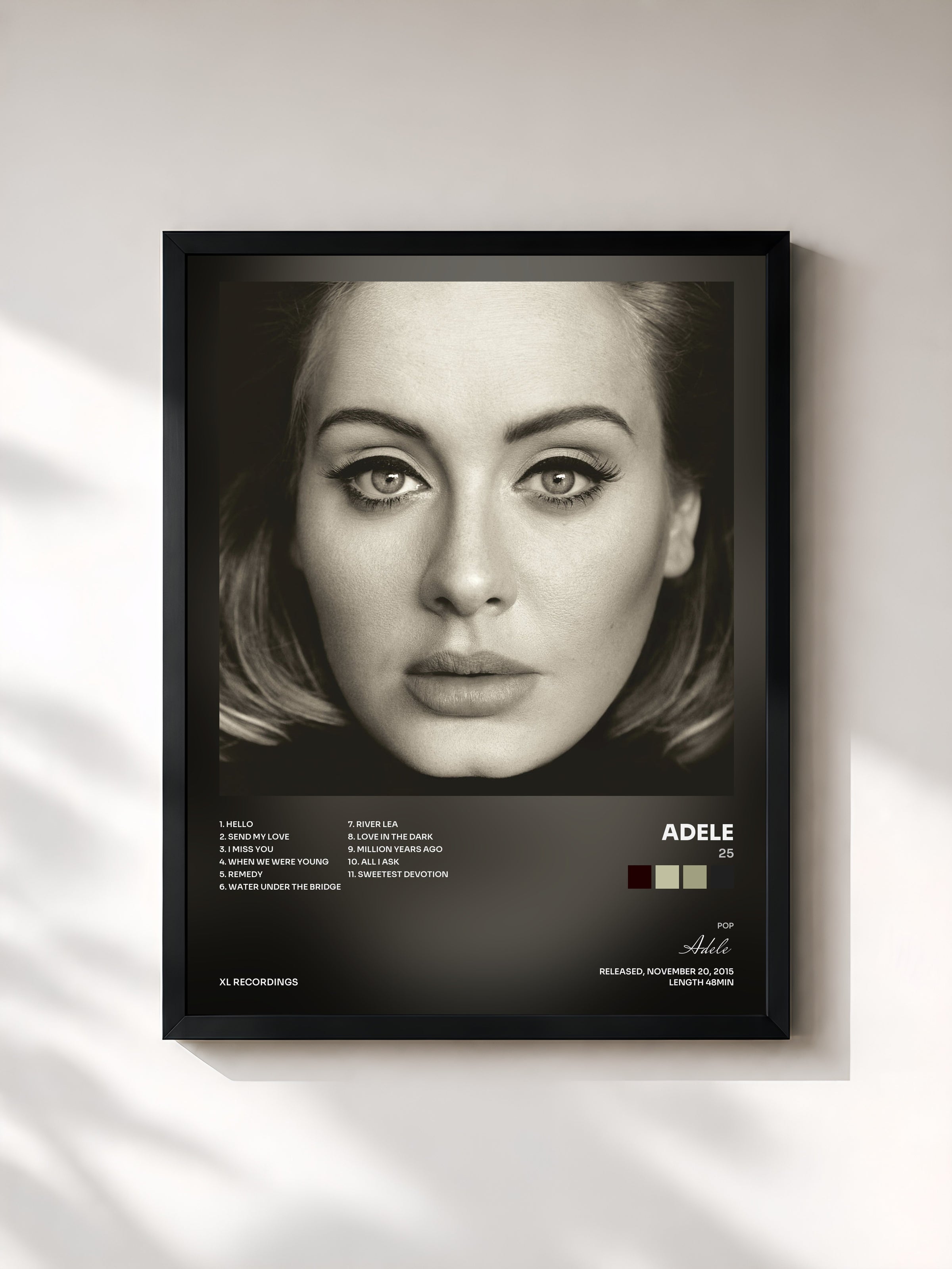 #noir 25 di Adele in stampa incorniciata, cornice nera, stampata e incorniciata in Francia