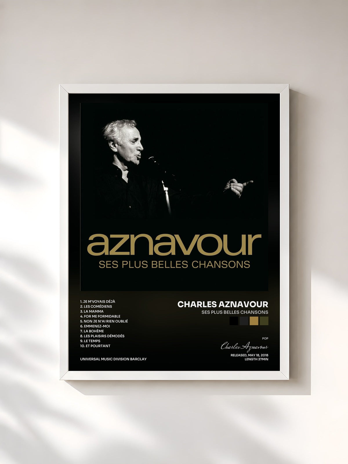 #blanc Tableau de l'album Ses plus belles chansons de Charles Aznavour, cadre blanc, imprimé et encadré en France