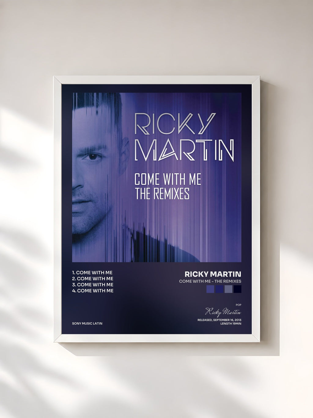 #blanc Come with Me - The Remixes de Ricky Martin en lámina enmarcada, marco blanco, impresa y enmarcada en Francia