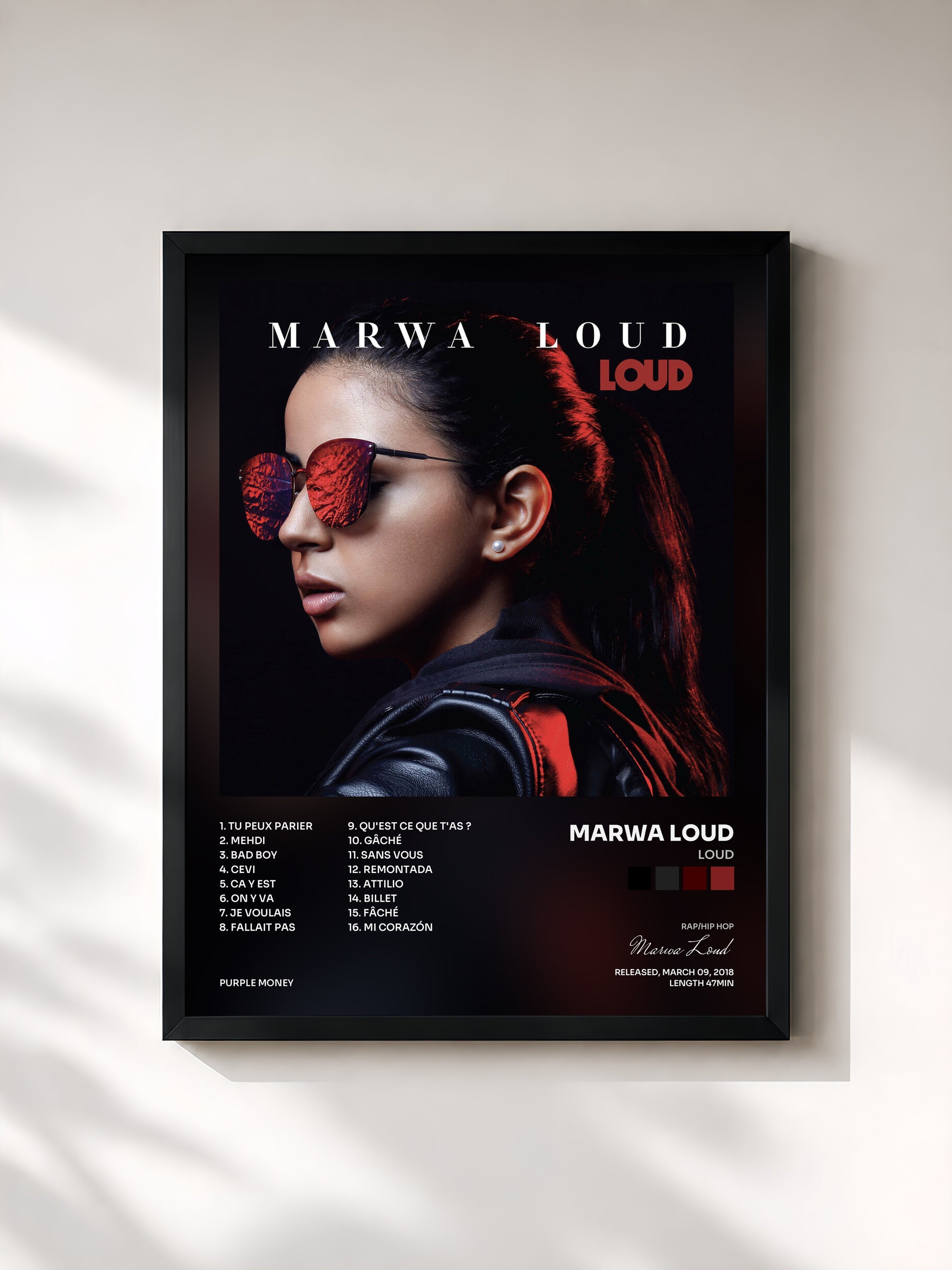 #noir Tableau de l'album Loud de Marwa Loud, cadre noir, imprimé et encadré en France