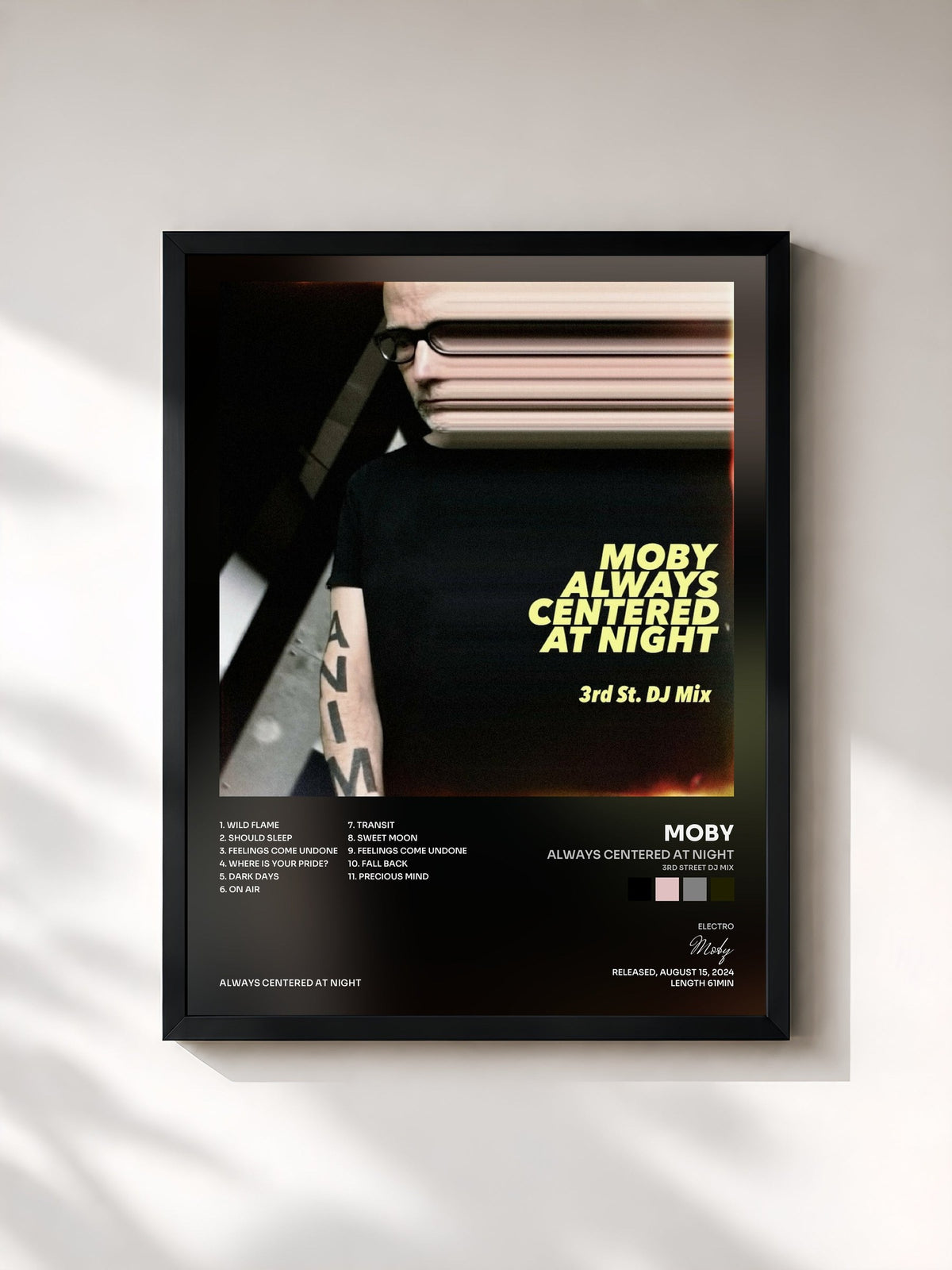 #noir Tableau de l'album always centered at night (3rd Street DJ Mix) de Moby, cadre noir, imprimé et encadré en France