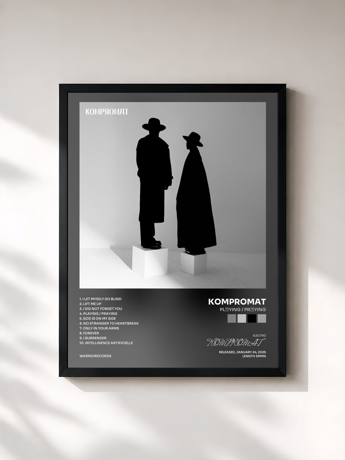 #noir Tableau de l'album PLДYING / PRДYING de KOMPROMAT, cadre noir, imprimé et encadré en France