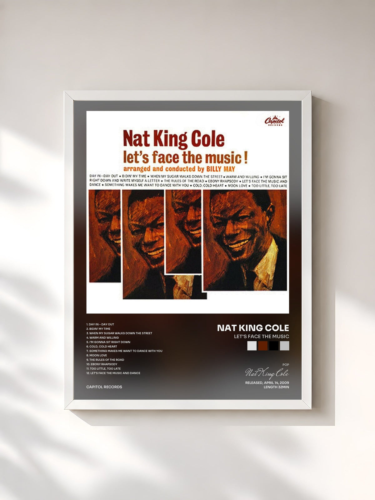 #blanc Let's Face The Music von Nat King Cole als gerahmter Kunstdruck, weißer Rahmen, gedruckt und gerahmt in Frankreich