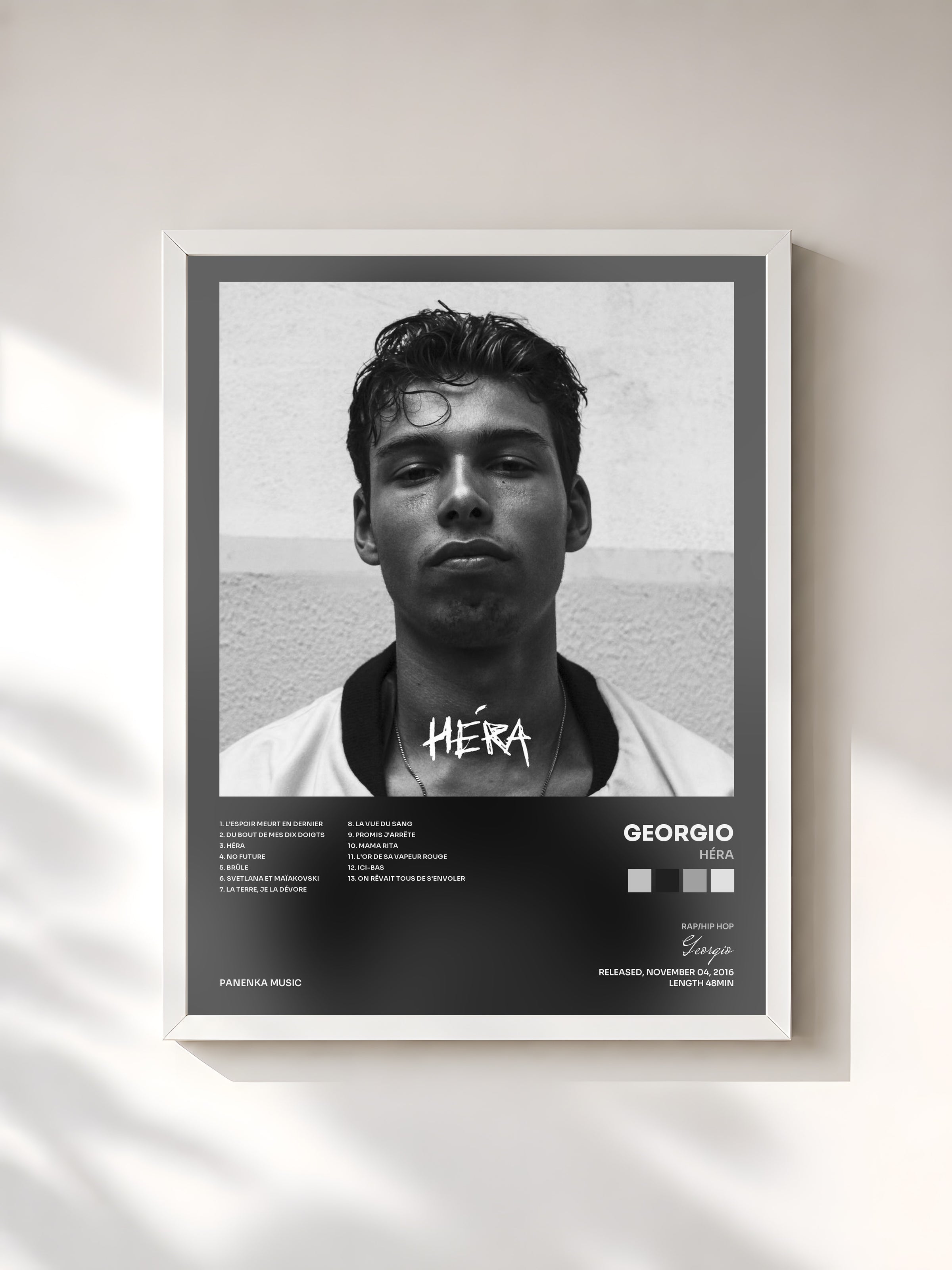 #blanc Héra by Georgio as a framed art print, white frame, printed and framed in France
