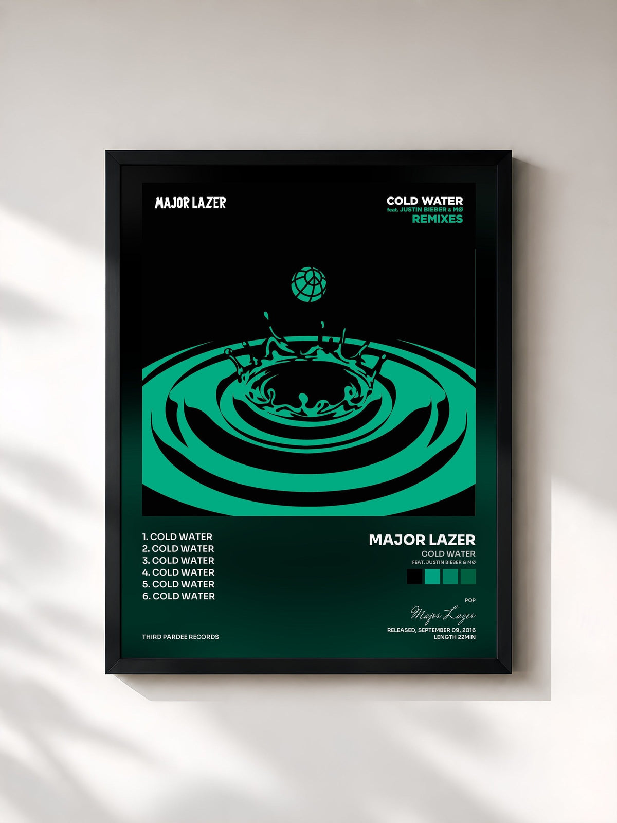 #noir Tableau de l'album Cold Water (feat. Justin Bieber & MØ) [Remixes] de Major Lazer, cadre noir, imprimé et encadré en France