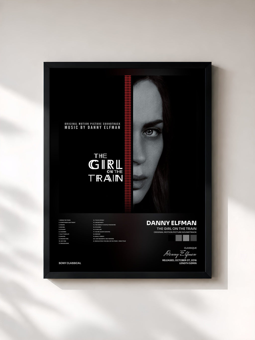 #noir The Girl on the Train (Original Motion Picture Soundtrack) di Danny Elfman in stampa incorniciata, cornice nera, stampata e incorniciata in Francia