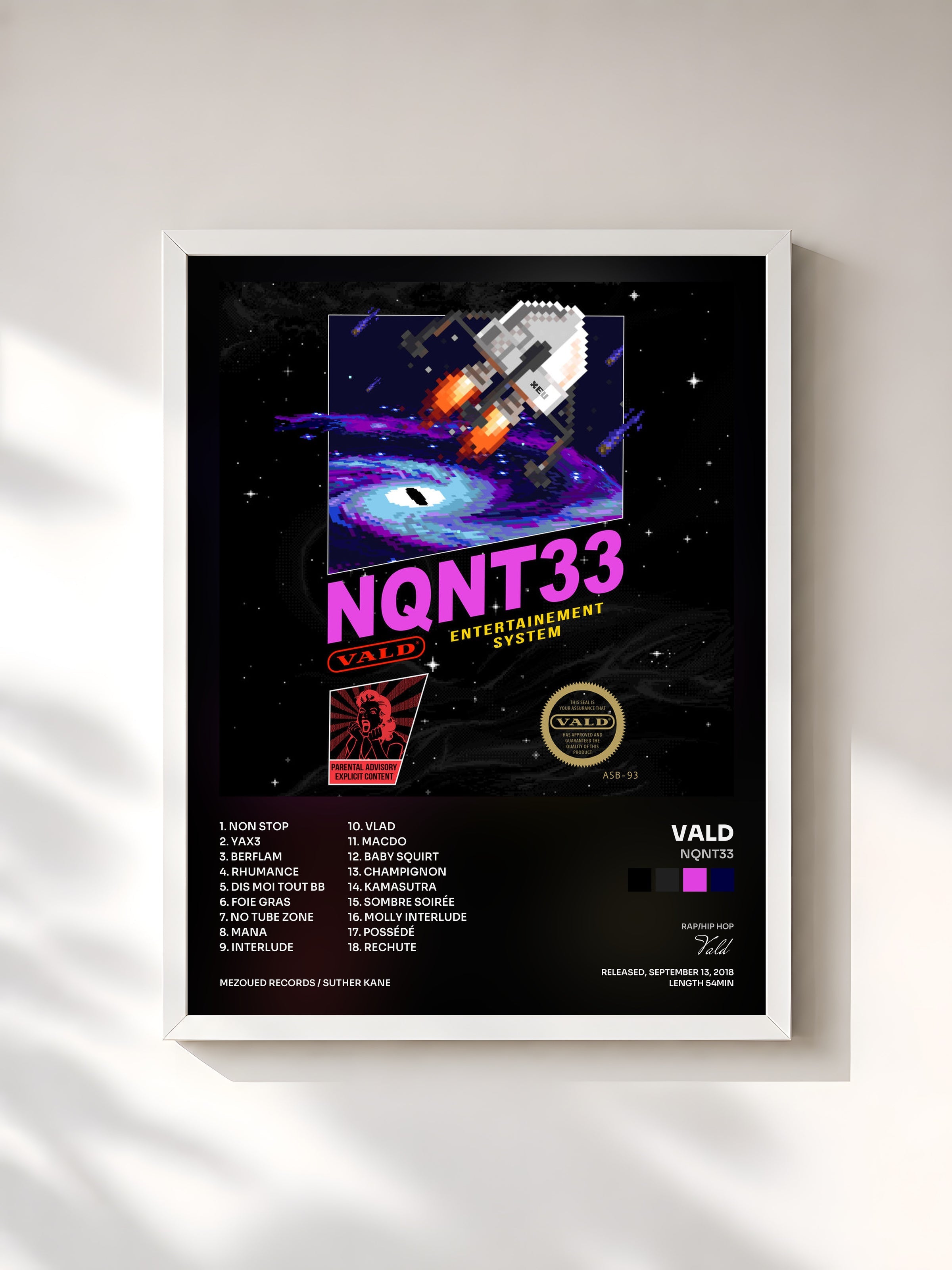 #blanc Tableau de l'album NQNT33 de Vald, cadre blanc, imprimé et encadré en France