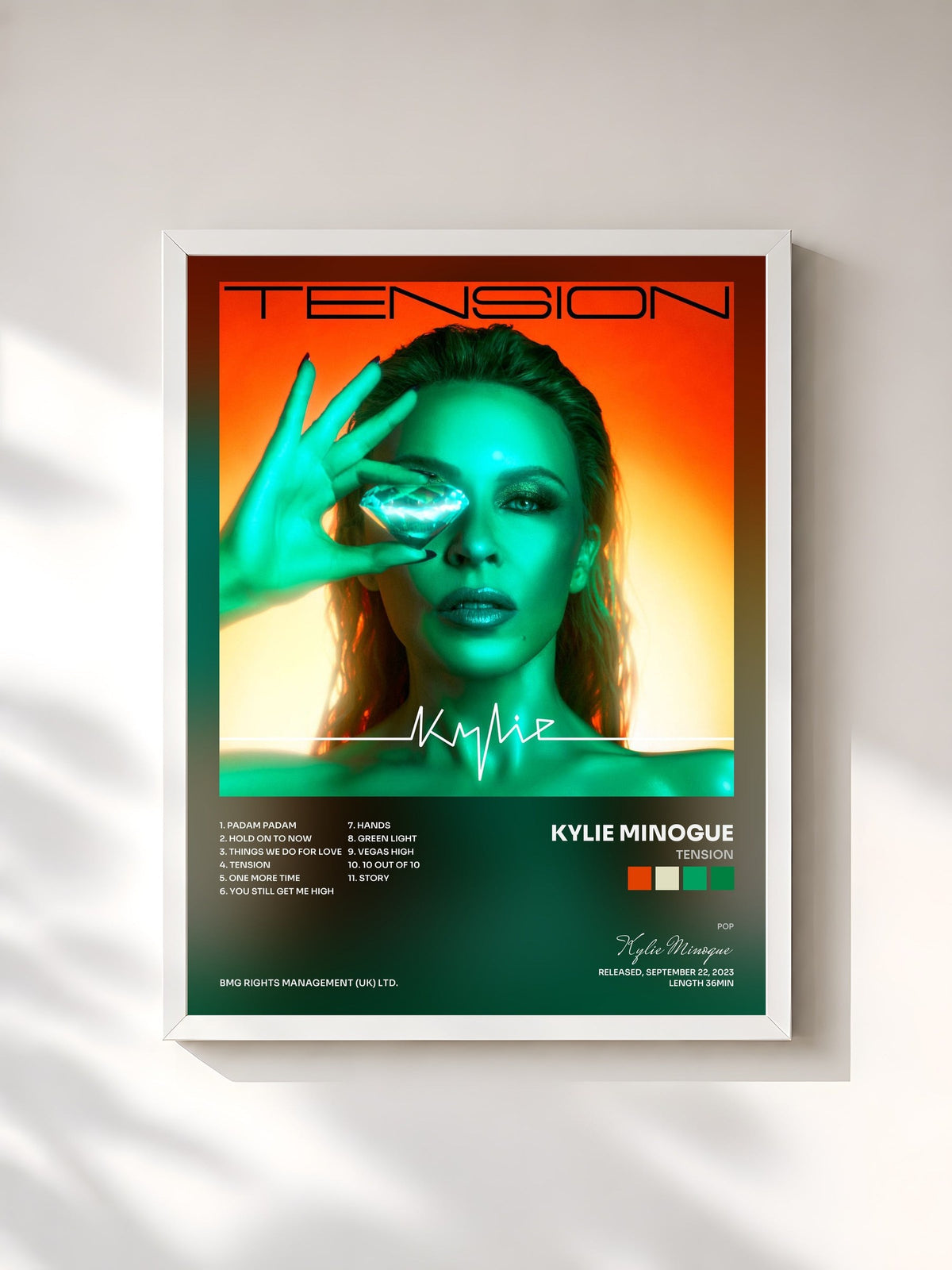 #blanc Tableau de l'album Tension de Kylie Minogue, cadre blanc, imprimé et encadré en France