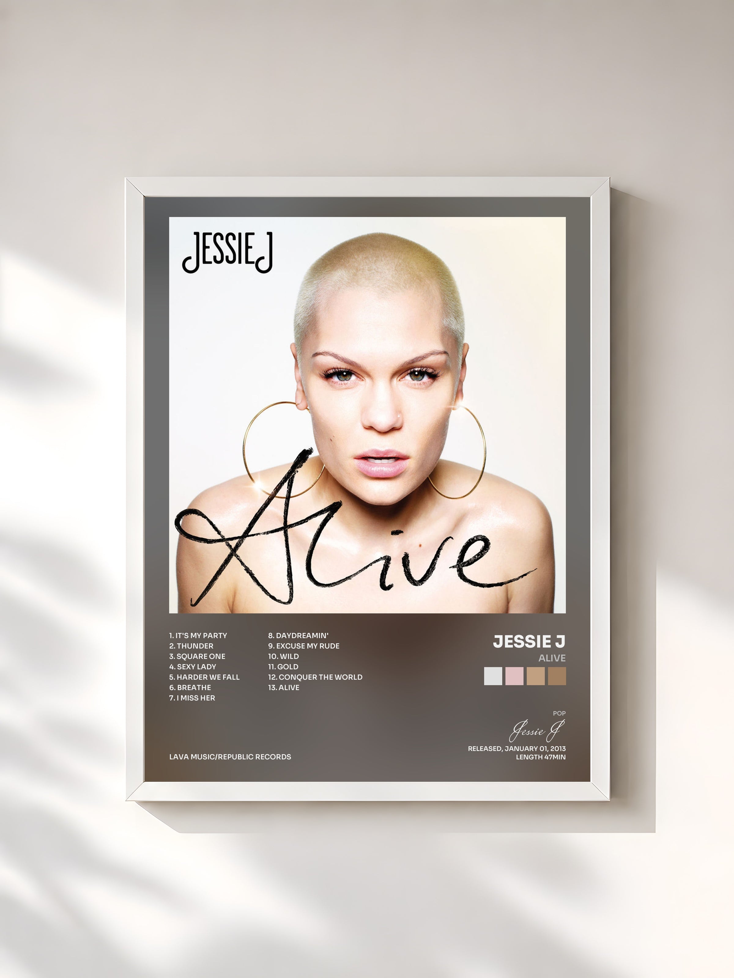 #blanc Tableau de l'album Alive de Jessie J, cadre blanc, imprimé et encadré en France