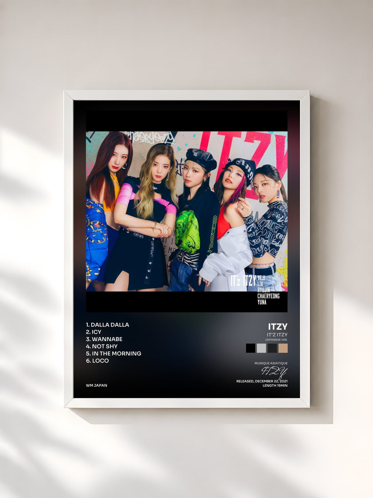 #blanc Tableau de l'album IT'z ITZY (Japanese ver.) de ITZY, cadre blanc, imprimé et encadré en France