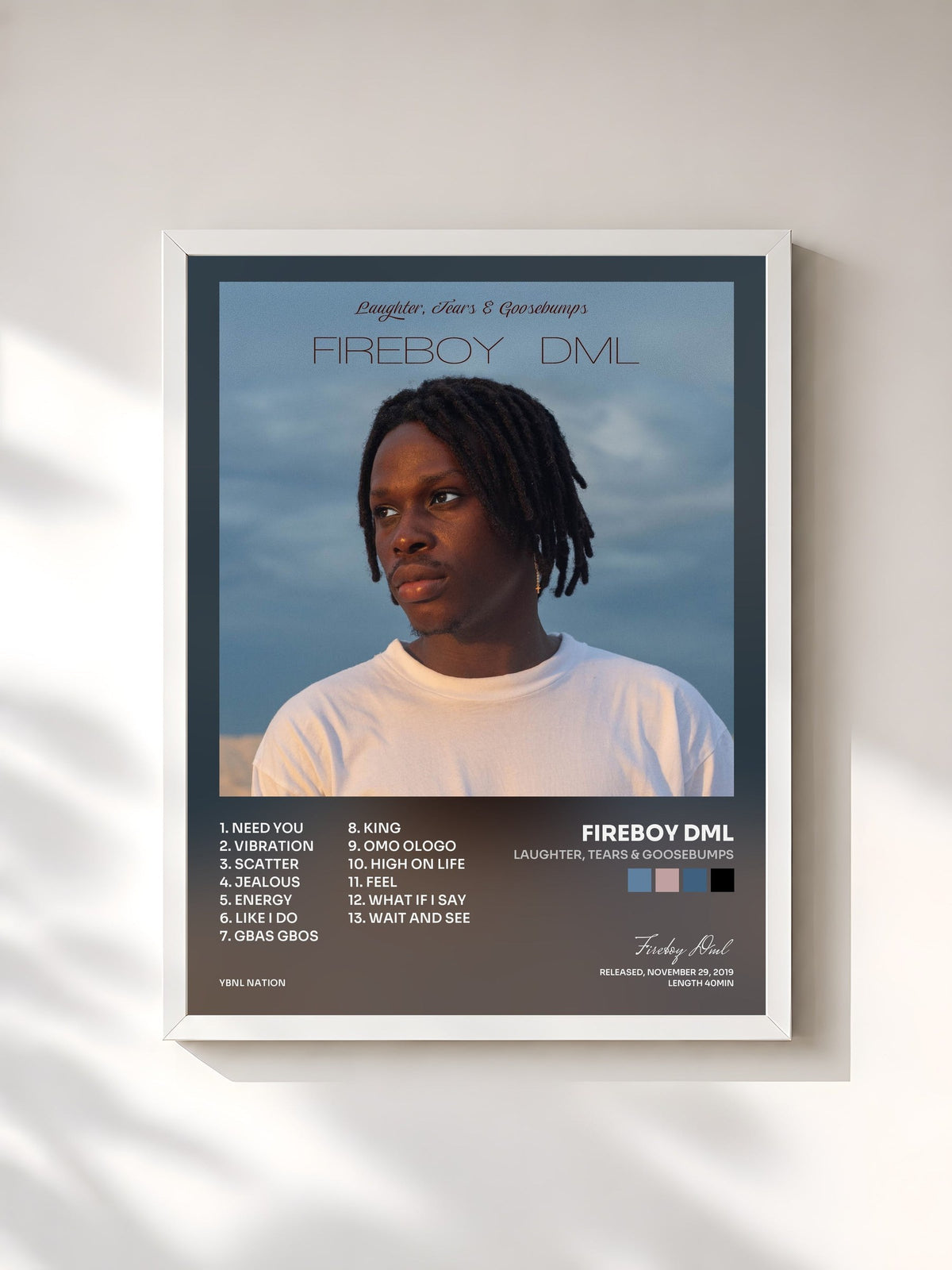 #blanc Tableau de l'album Laughter, Tears & Goosebumps de Fireboy Dml, cadre blanc, imprimé et encadré en France