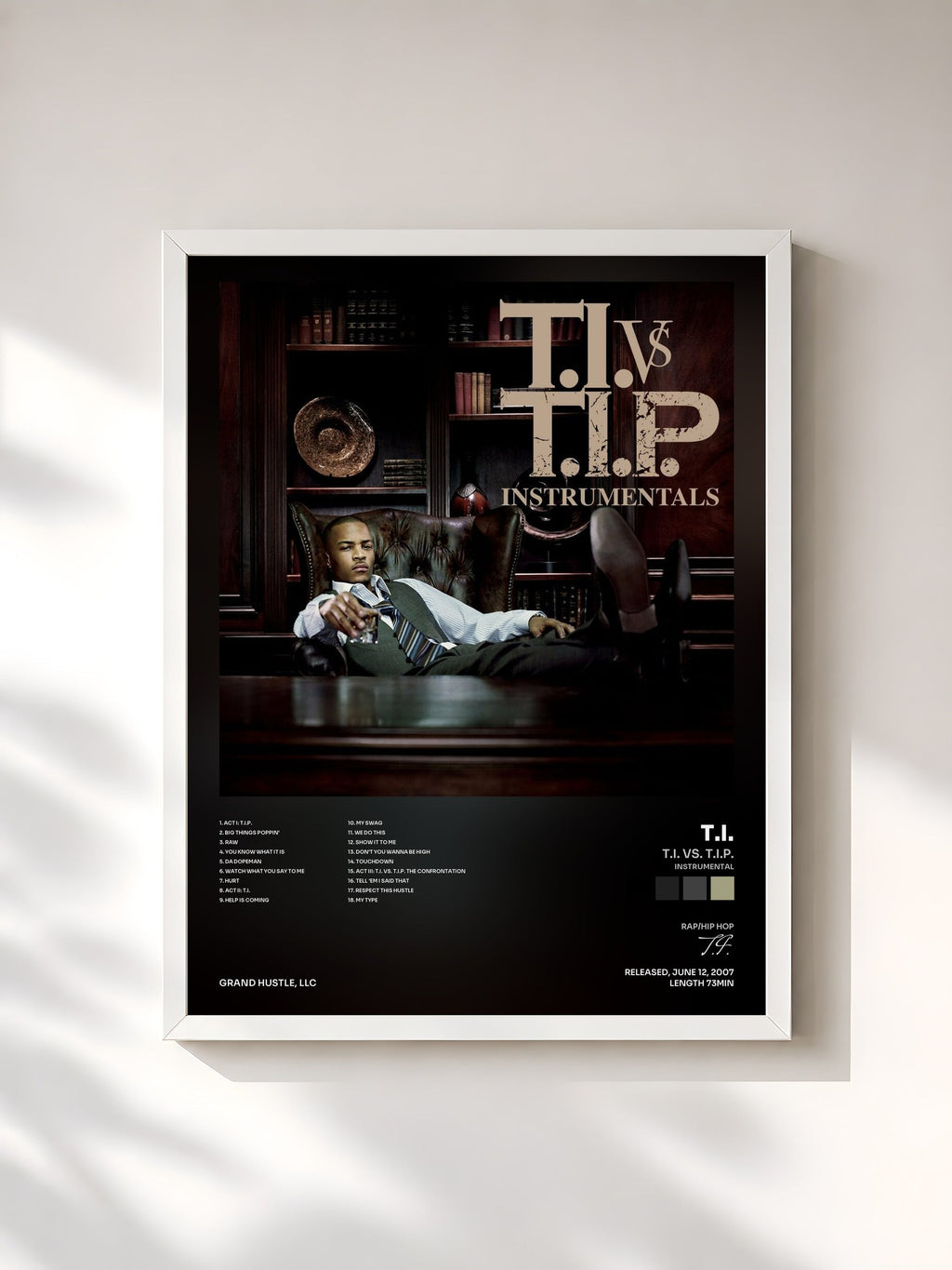 #blanc Tableau de l'album T.I. vs. T.I.P. (Instrumental) de T.I., cadre blanc, imprimé et encadré en France