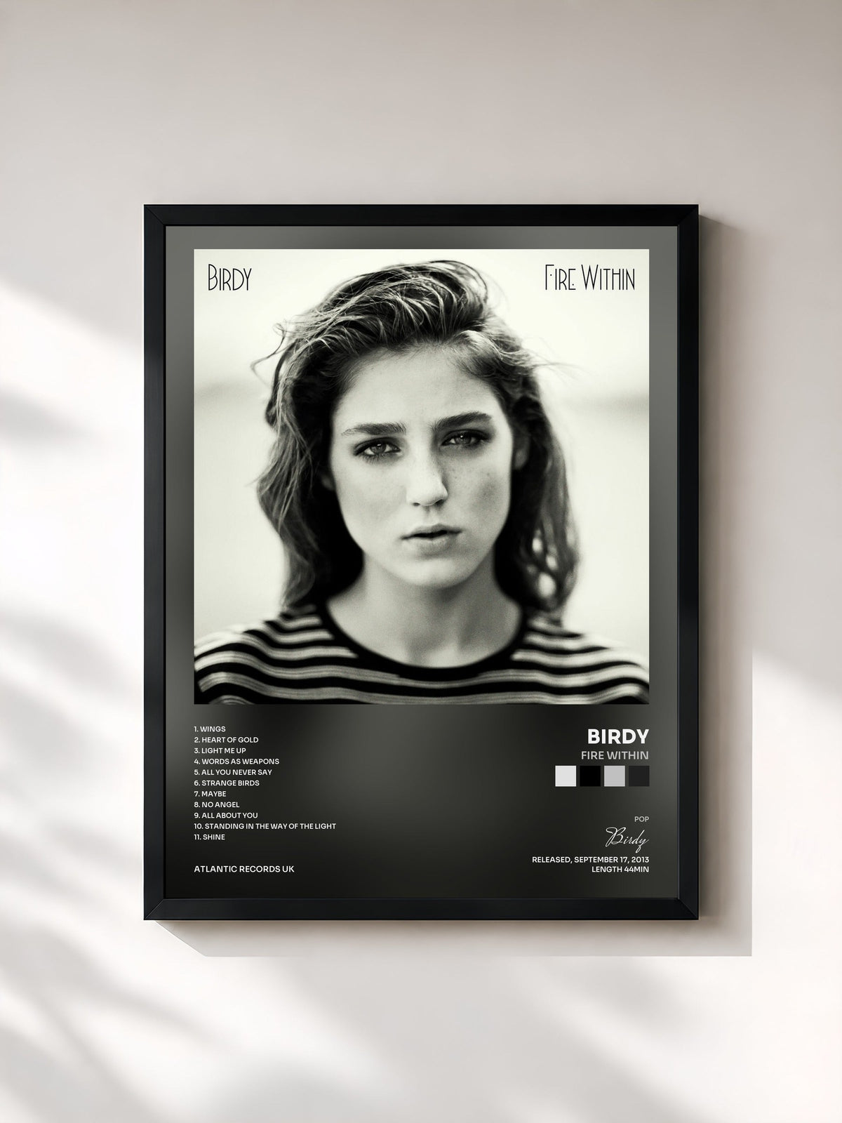 #noir Tableau de l'album Fire Within de Birdy, cadre noir, imprimé et encadré en France