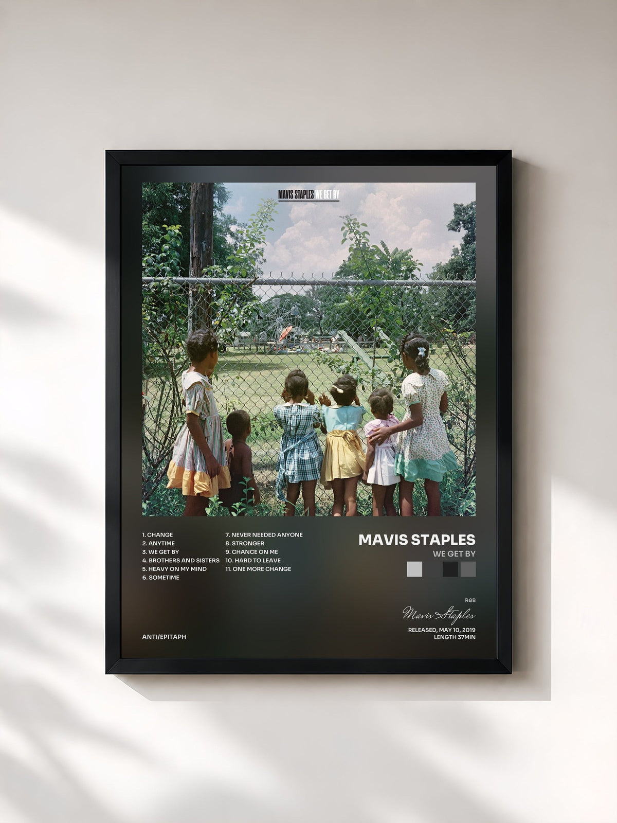 #noir Tableau de l'album We Get By de Mavis Staples, cadre noir, imprimé et encadré en France