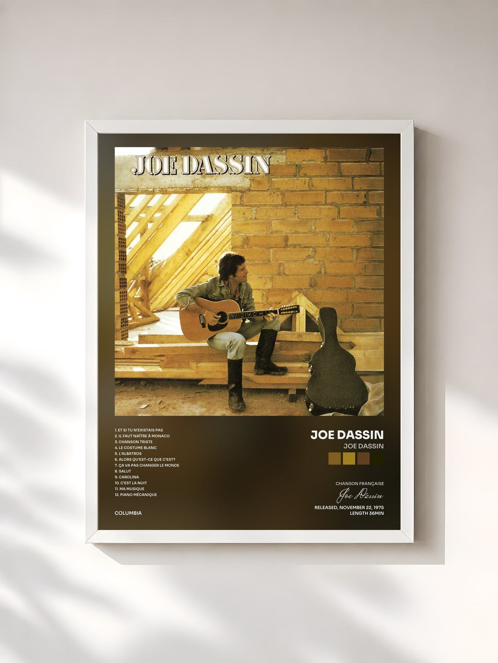 #blanc Joe Dassin de Joe Dassin en lámina enmarcada, marco blanco, impresa y enmarcada en Francia