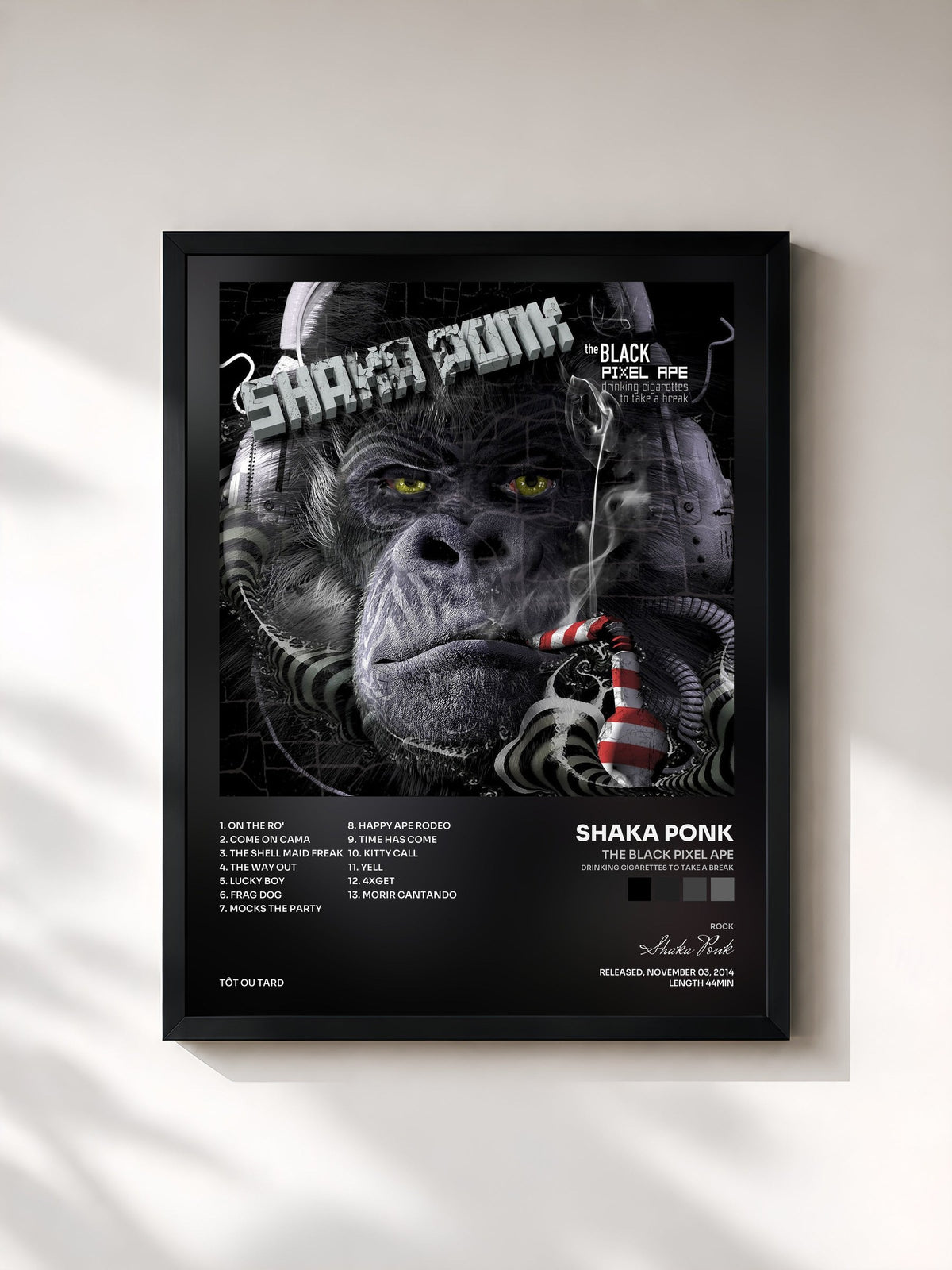 #noir The Black Pixel Ape (Drinking Cigarettes to Take a Break) di Shaka Ponk in stampa incorniciata, cornice nera, stampata e incorniciata in Francia