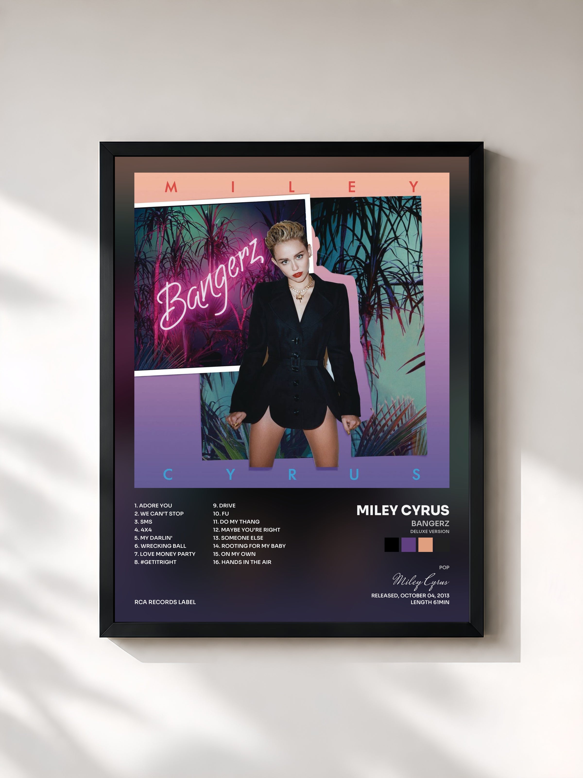 #noir Tableau de l'album Bangerz (Deluxe Version) de Miley Cyrus, cadre noir, imprimé et encadré en France