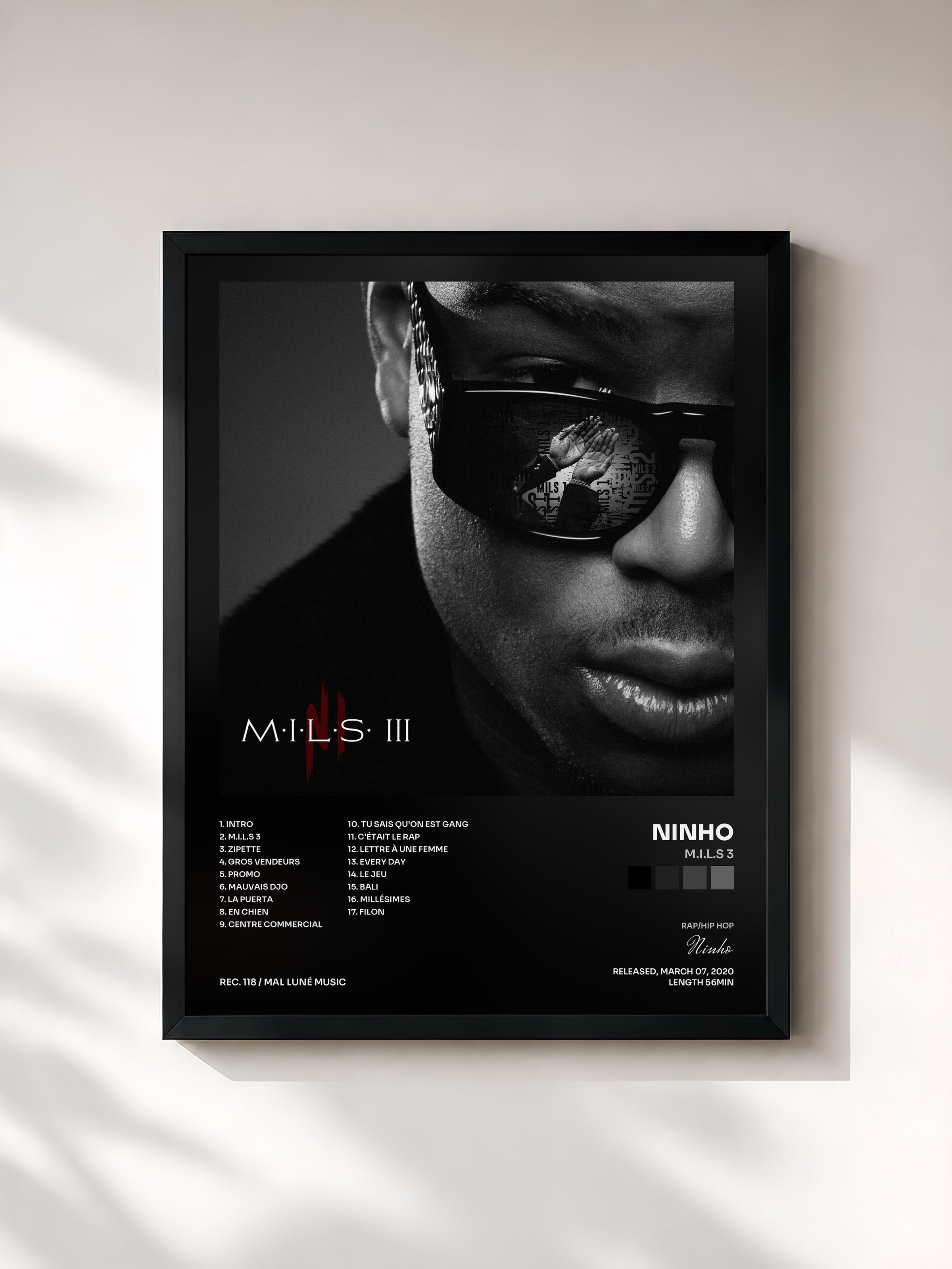 #noir M.I.L.S 3 di Ninho in stampa incorniciata, cornice nera, stampata e incorniciata in Francia