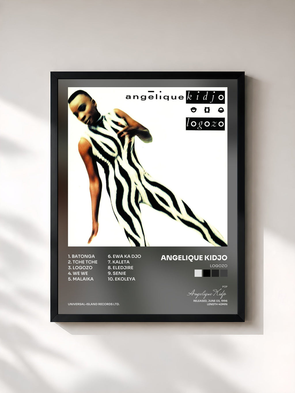 #noir Logozo de Angelique Kidjo en lámina enmarcada, marco negro, impresa y enmarcada en Francia