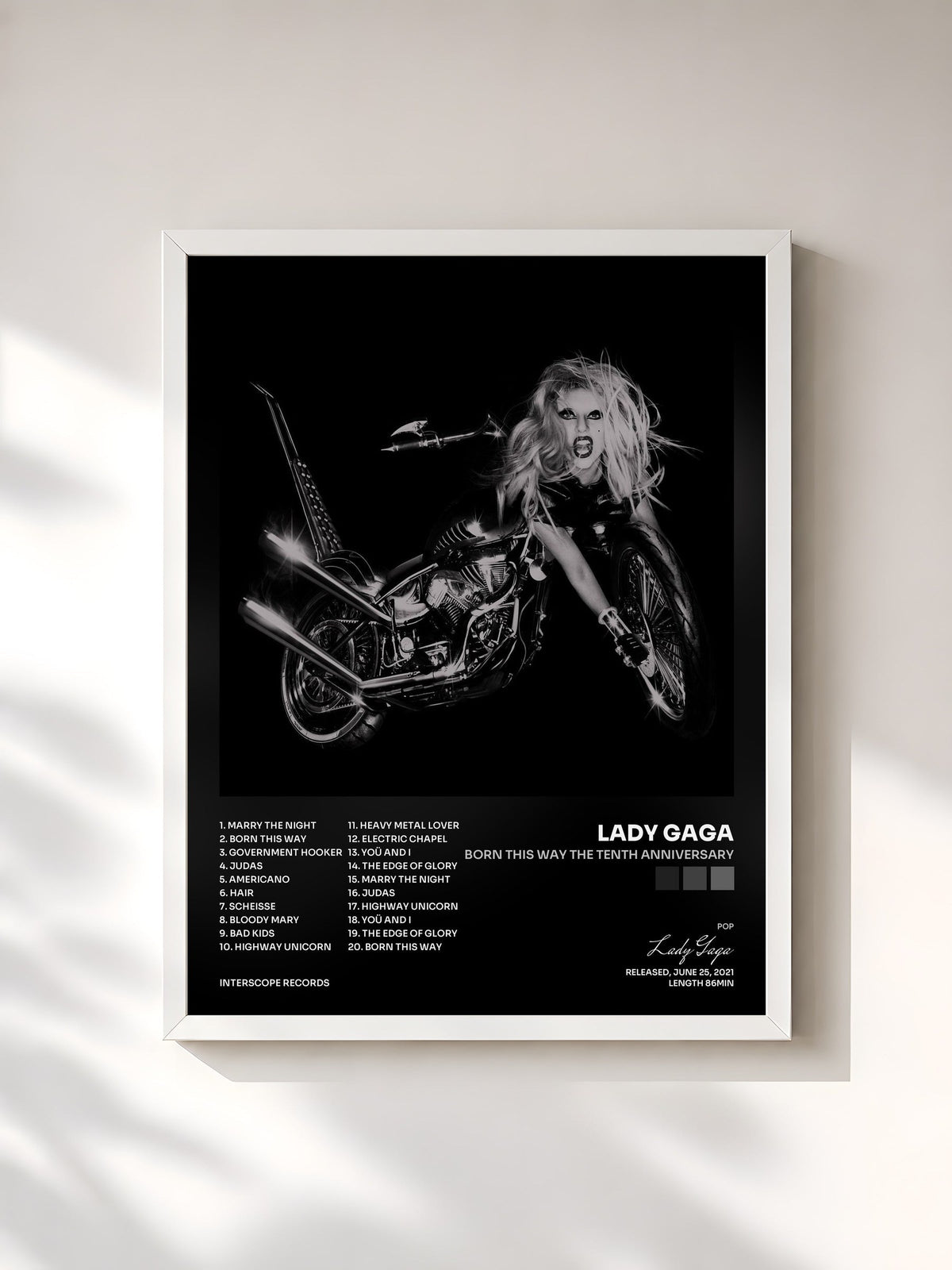 #blanc Tableau de l'album BORN THIS WAY THE TENTH ANNIVERSARY de Lady Gaga, cadre blanc, imprimé et encadré en France