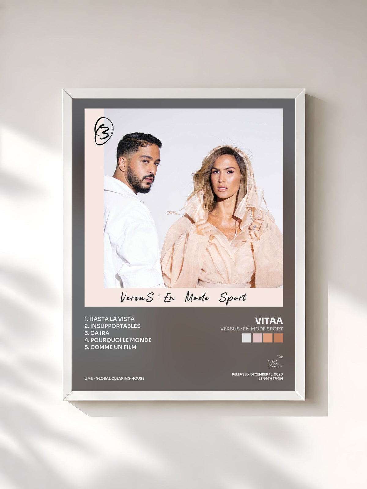 #blanc Tableau de l'album VersuS : En mode sport de Vitaa, cadre blanc, imprimé et encadré en France