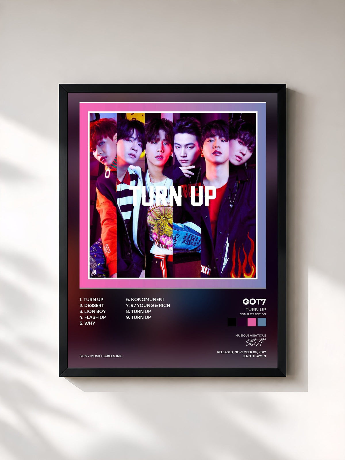 #noir Tableau de l'album TURN UP(Complete Edition) de GOT7, cadre noir, imprimé et encadré en France