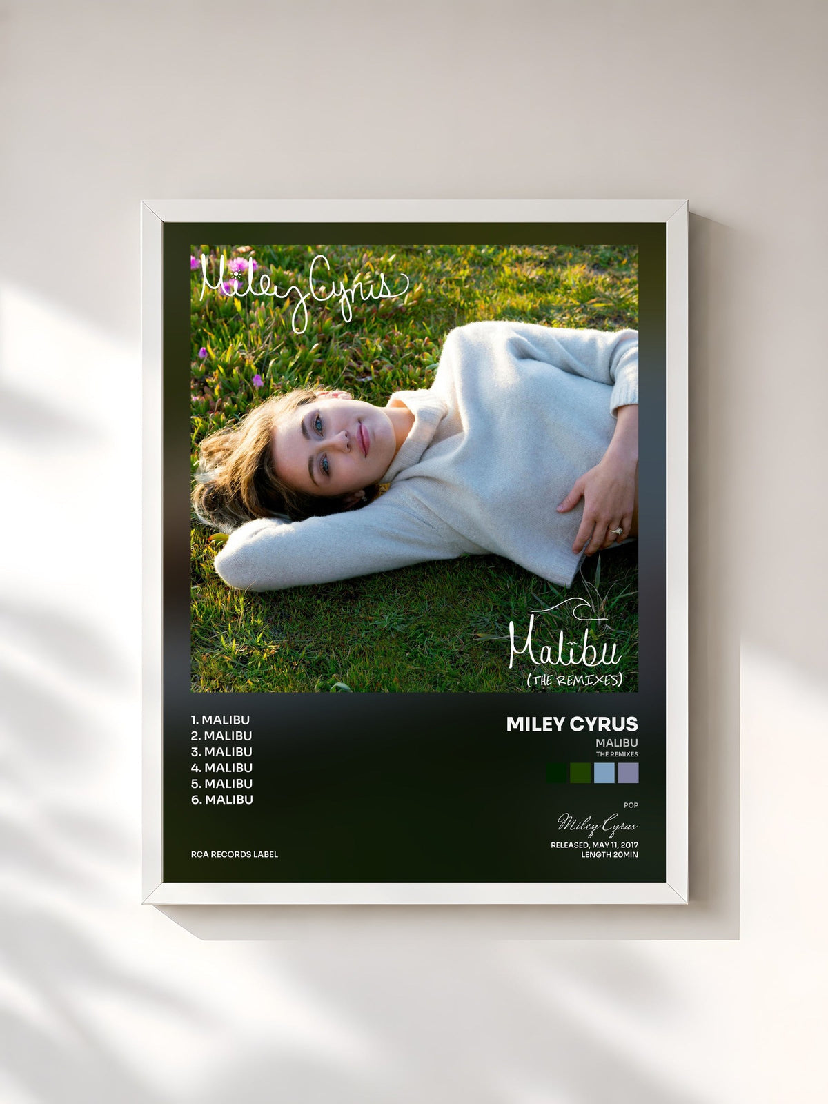#blanc Tableau de l'album Malibu (The Remixes) de Miley Cyrus, cadre blanc, imprimé et encadré en France