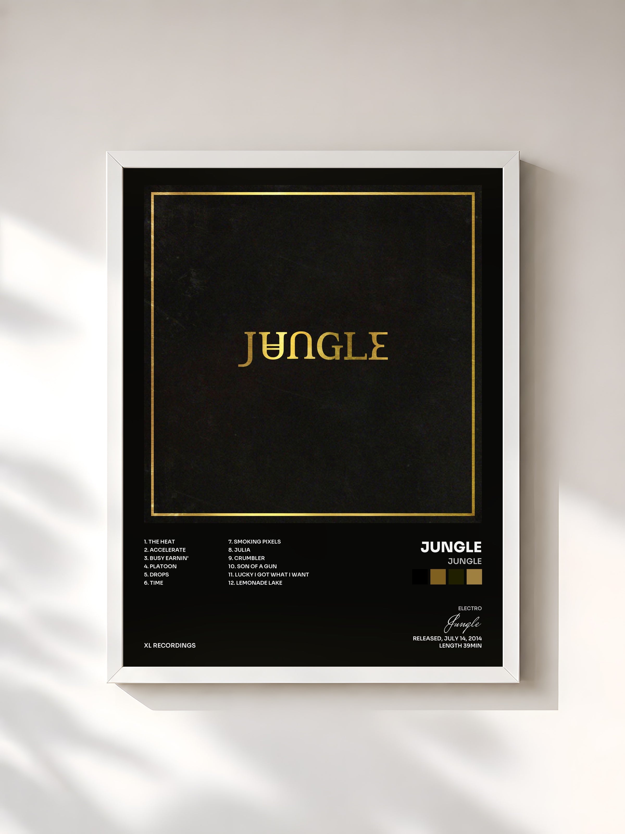 #blanc Jungle de Jungle en lámina enmarcada, marco blanco, impresa y enmarcada en Francia