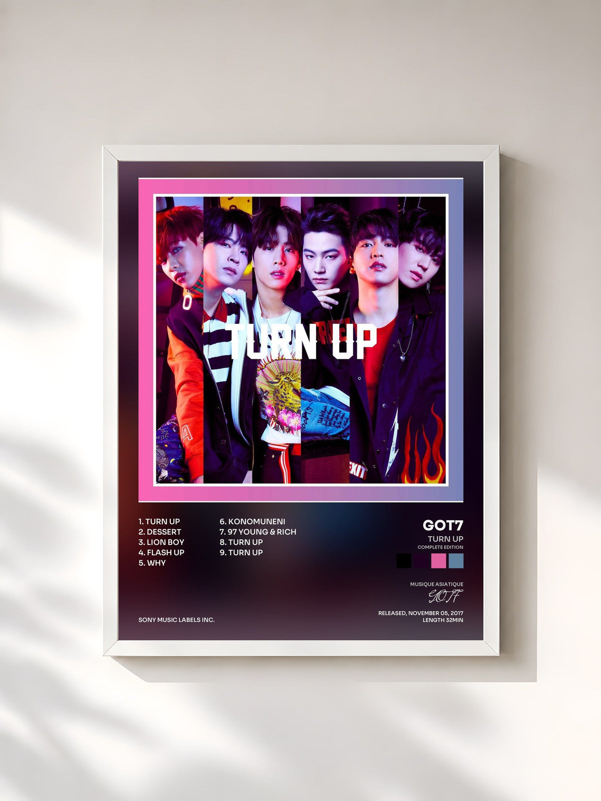 #blanc Tableau de l'album TURN UP(Complete Edition) de GOT7, cadre blanc, imprimé et encadré en France
