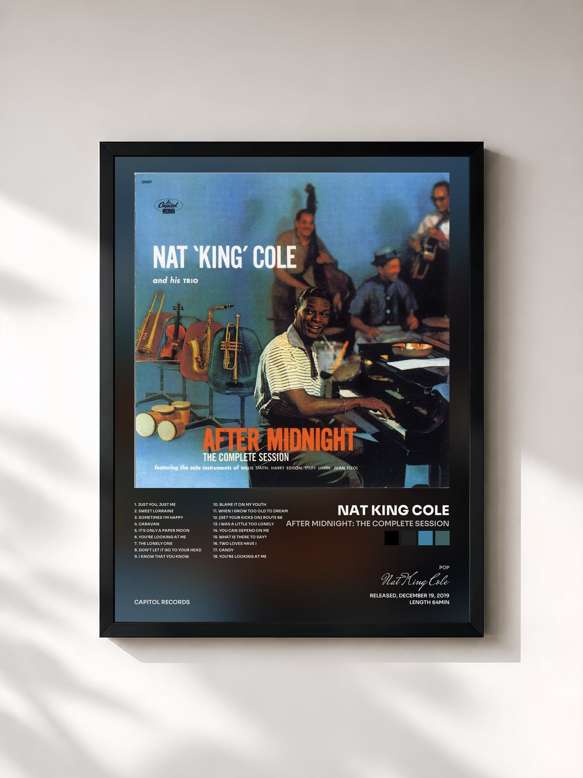 #noir After Midnight: The Complete Session von Nat King Cole als gerahmter Kunstdruck, schwarzer Rahmen, gedruckt und gerahmt in Frankreich