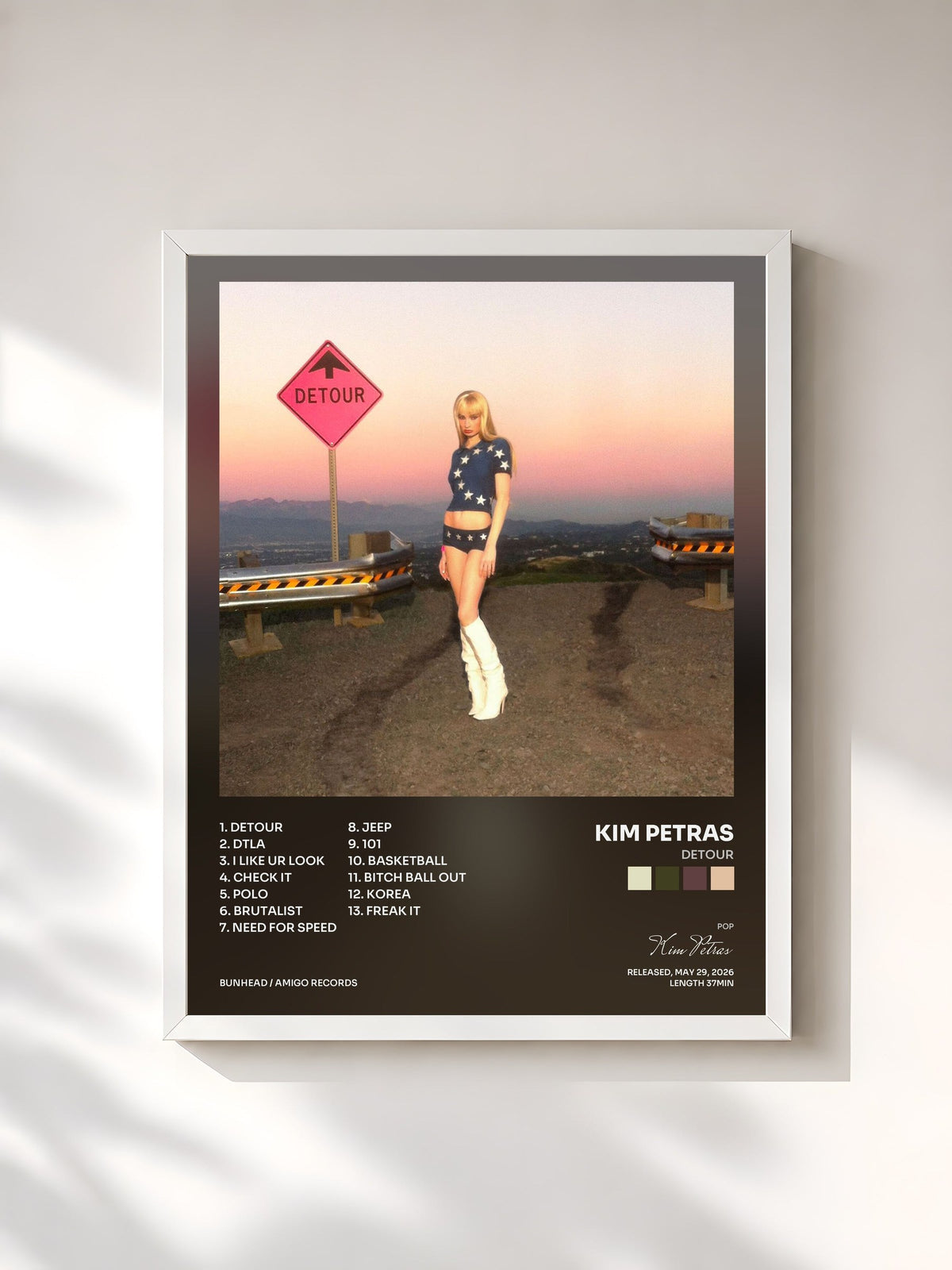#blanc Tableau de l'album Detour de Kim Petras, cadre blanc, imprimé et encadré en France
