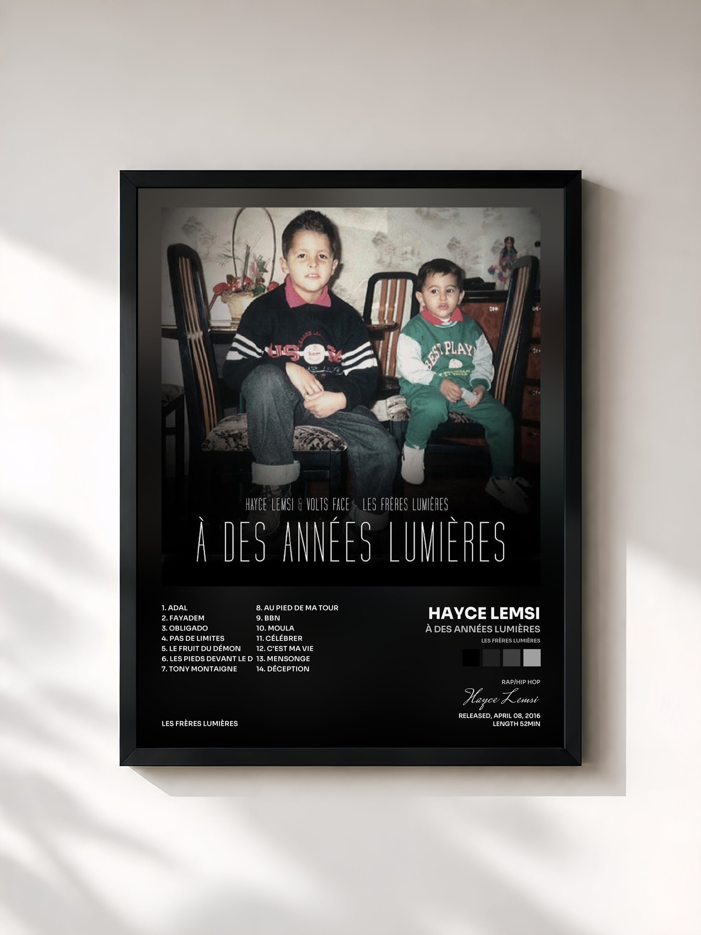 #noir Tableau de l'album À des années lumières (Les frères lumières) de Hayce Lemsi, cadre noir, imprimé et encadré en France