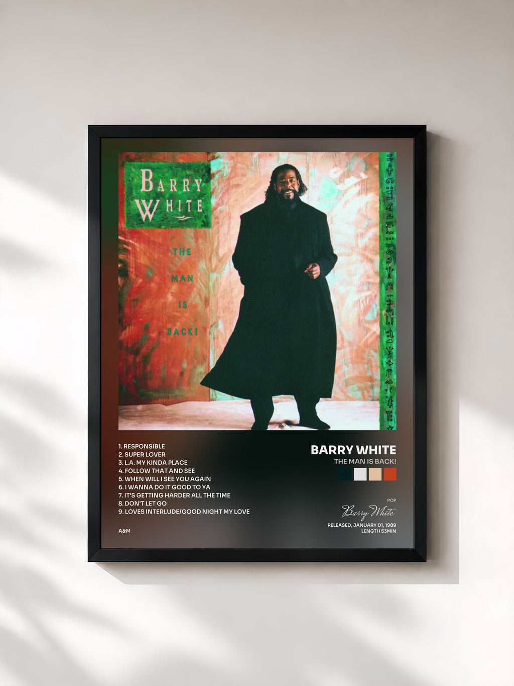 #noir The Man Is Back! de Barry White en lámina enmarcada, marco negro, impresa y enmarcada en Francia