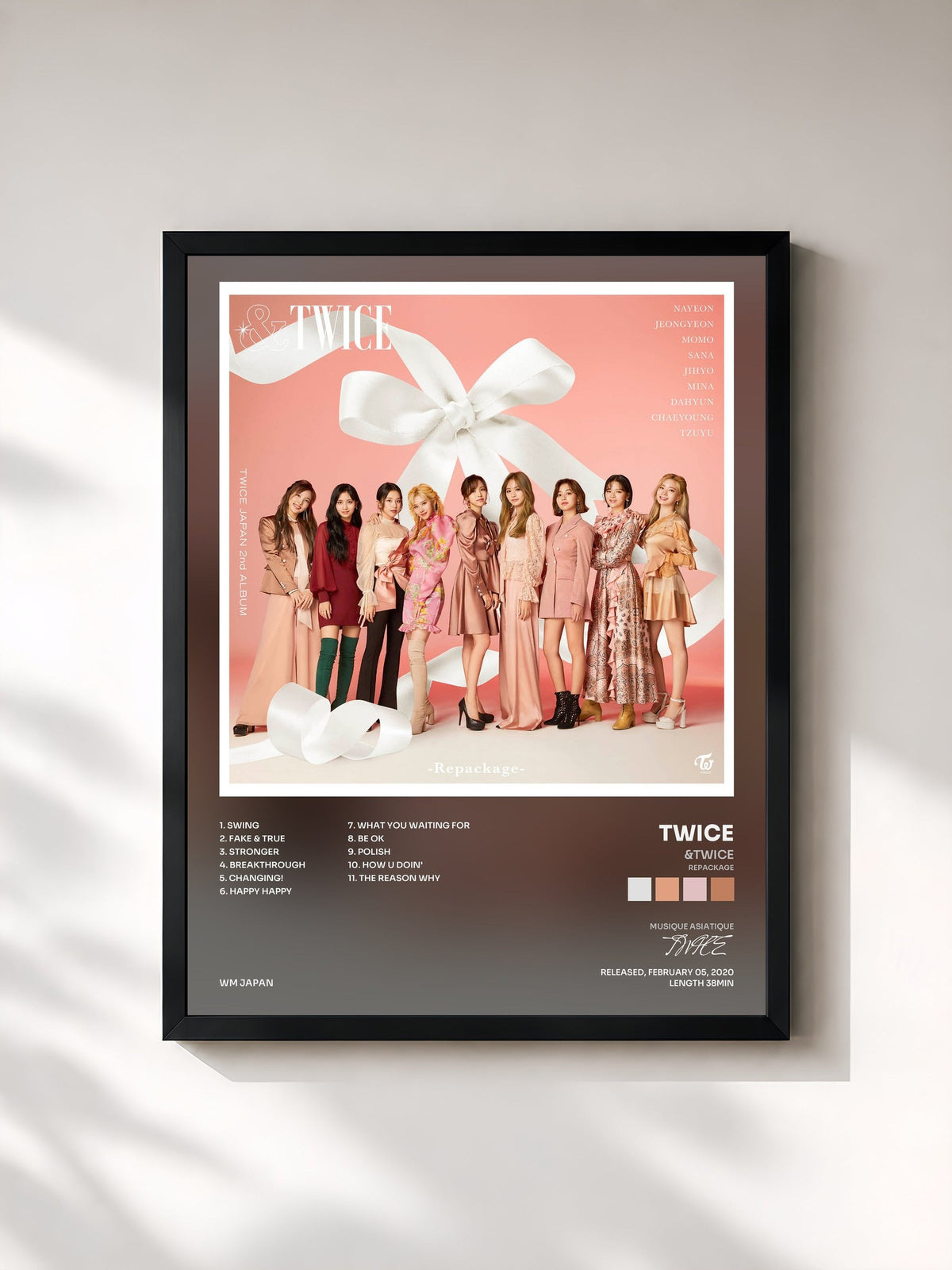 #noir Tableau de l'album &TWICE (Repackage) de TWICE, cadre noir, imprimé et encadré en France